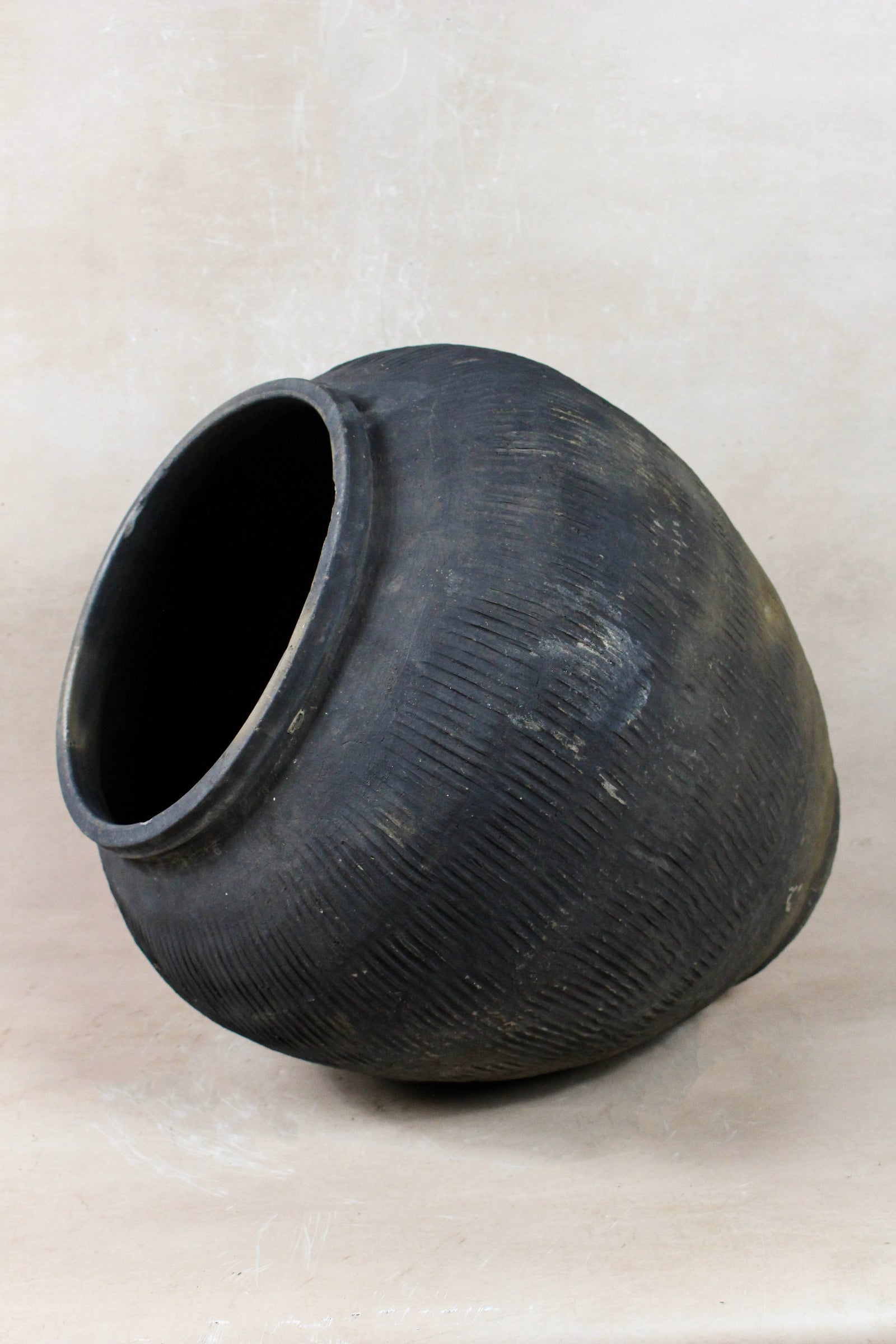 Vintage Textured Grey Pot - VT18