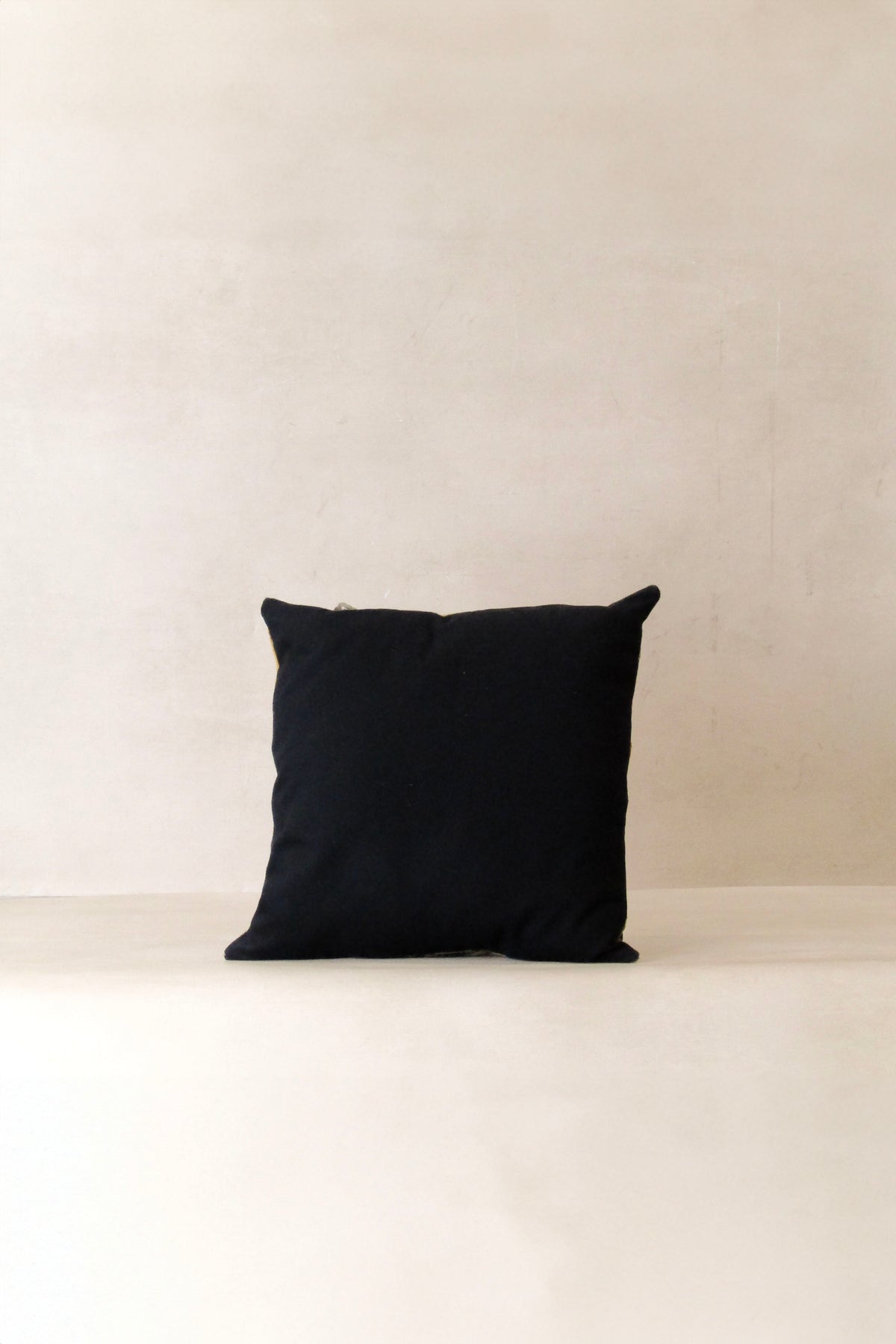 Showa cloth cushion - 74.4