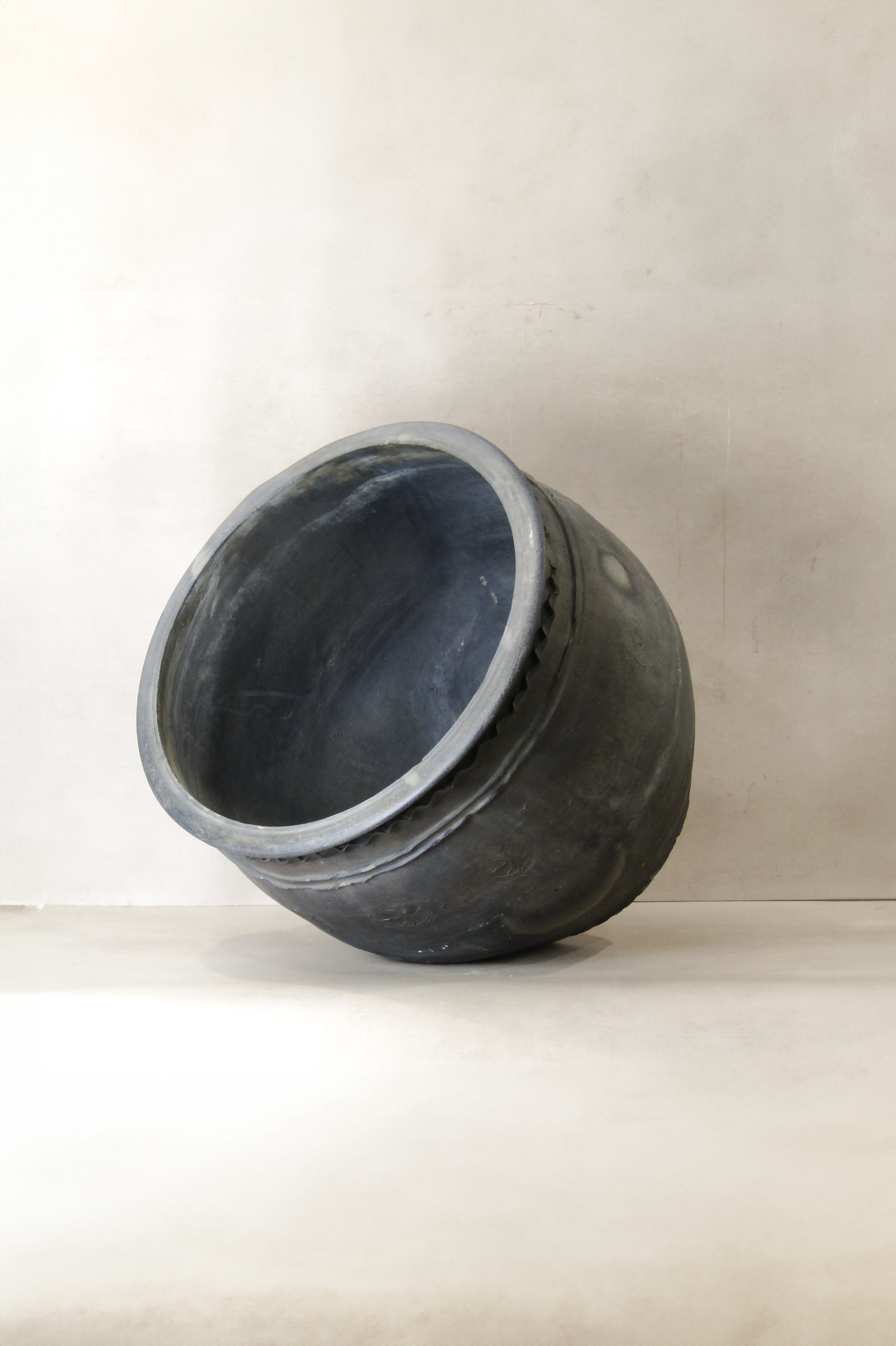 Big Old Grey Asian Pots - L019