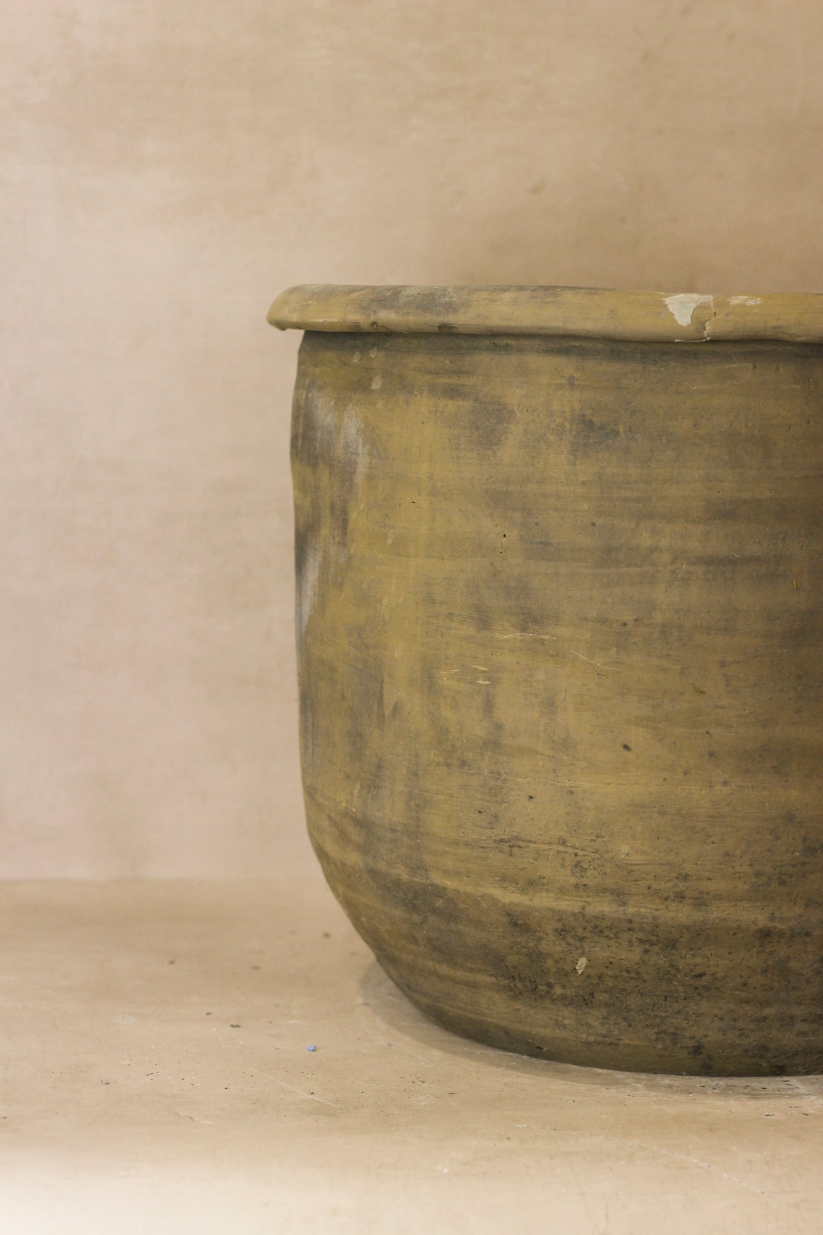 Big Old Grey Asian Pot - L012