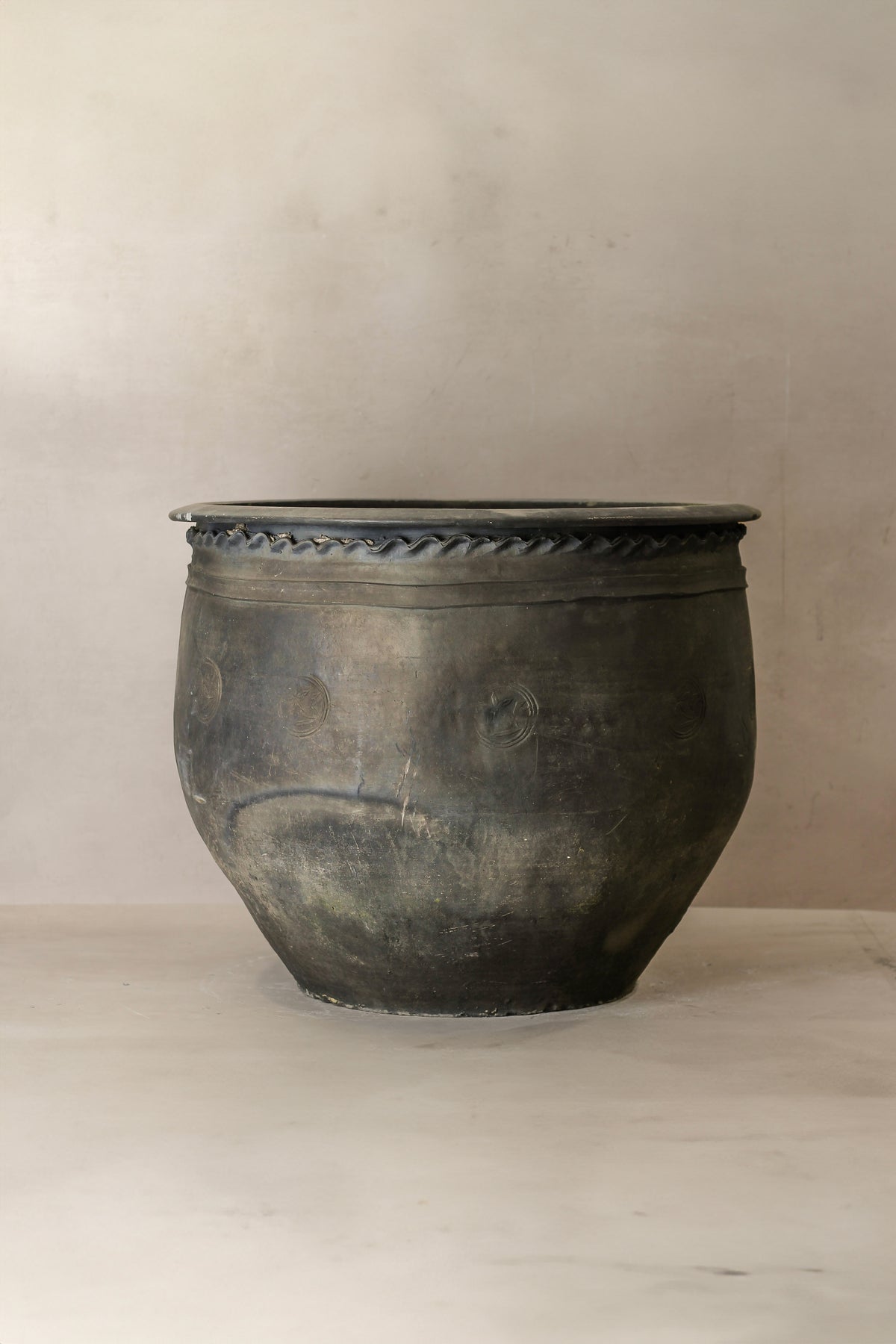 Big Old Grey Asian Pots - L015