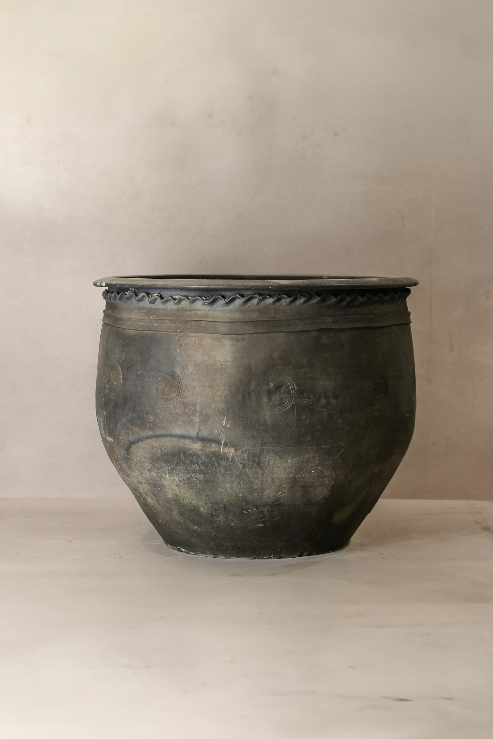 Big Old Grey Asian Pots - L015