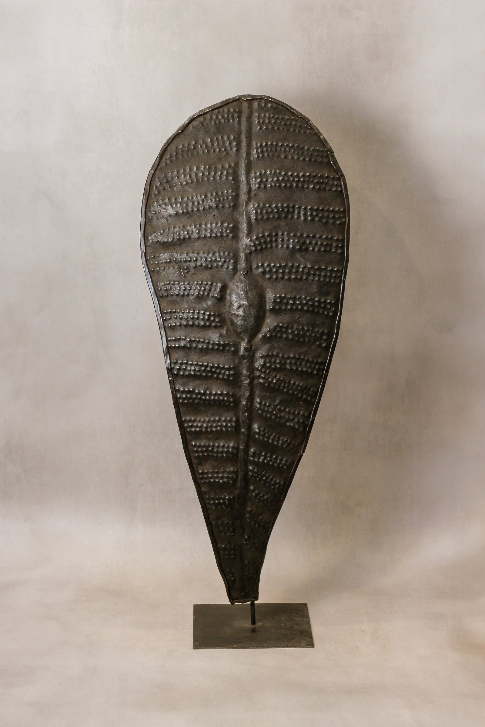 Vintage Sudanese Dinka Shield - 44.1