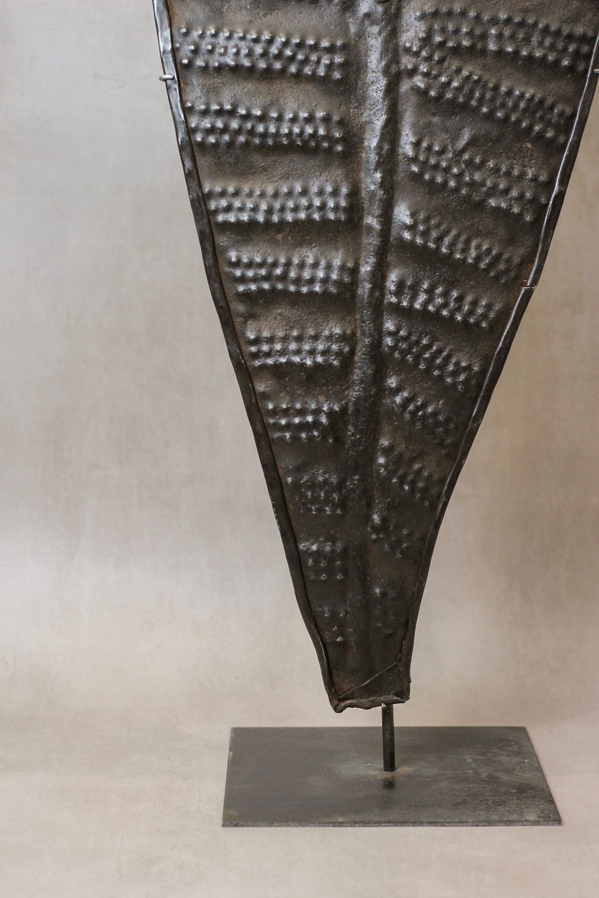 Vintage Sudanese Dinka Shield - 44.1