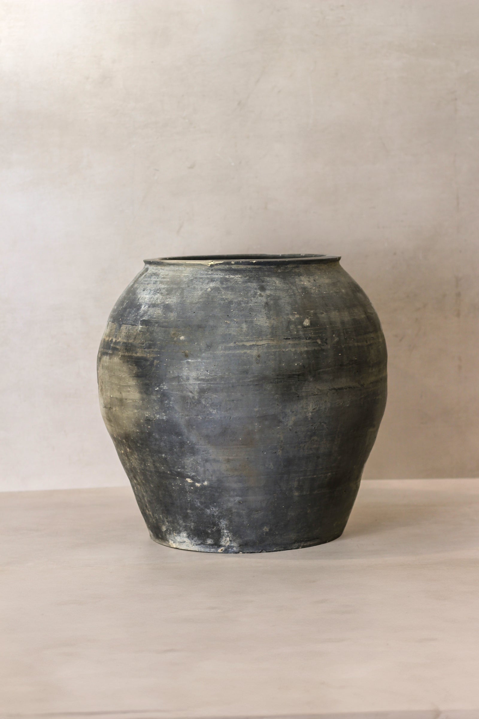 Vintage Dark Pot - No 69