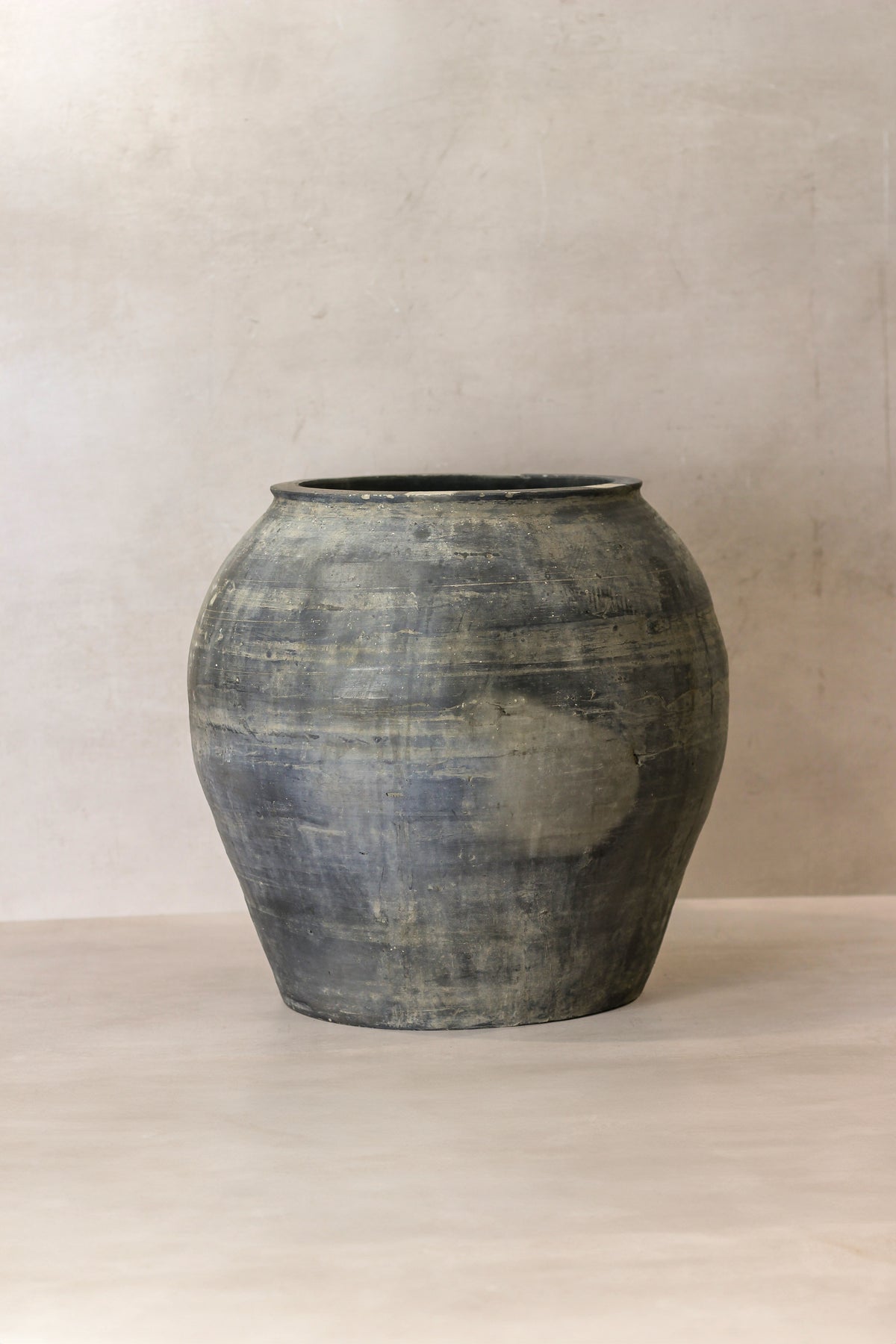 Vintage Dark Pot - No 69