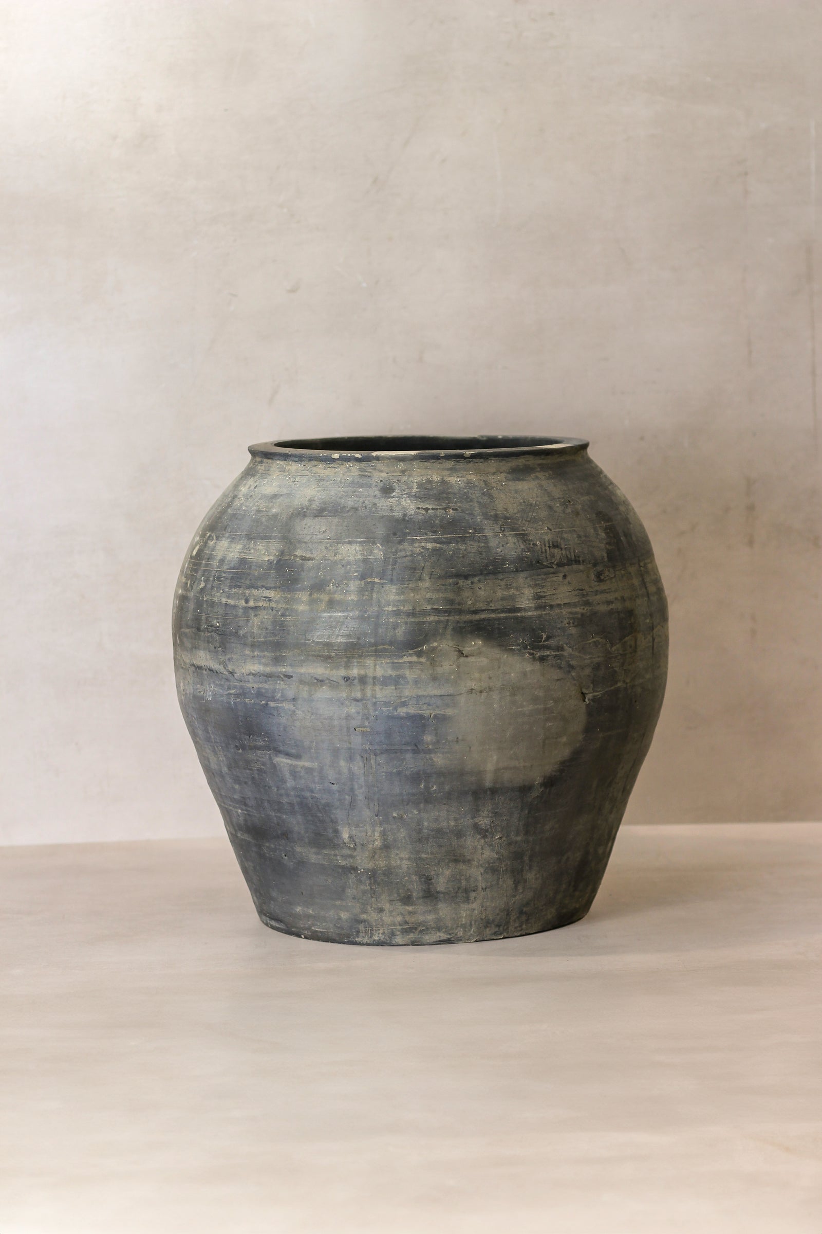 Vintage Dark Pot - No 69