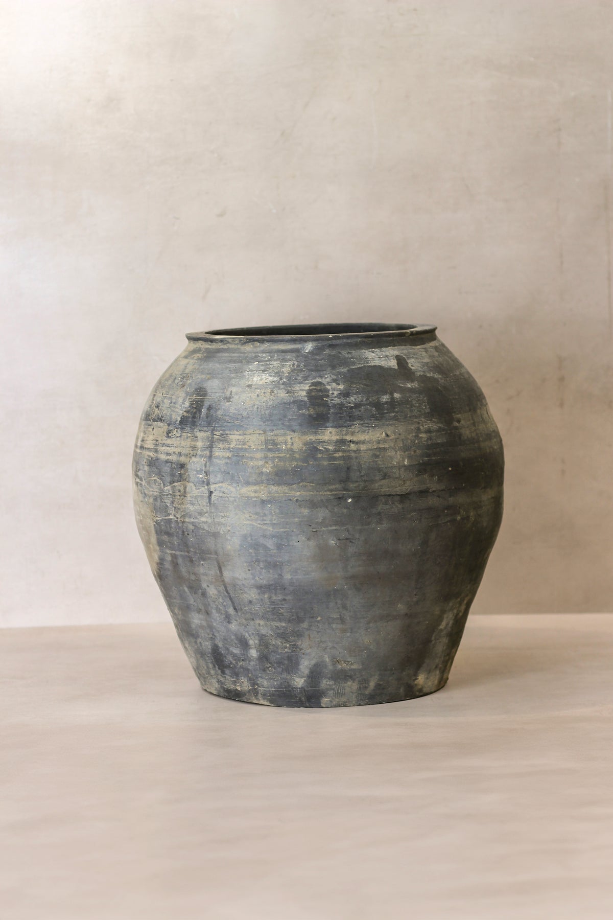 Vintage Dark Pot - No 69