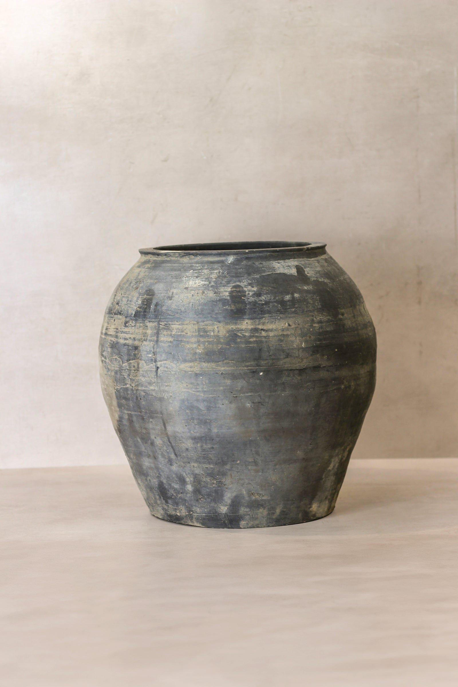 Vintage Dark Pot - No 69