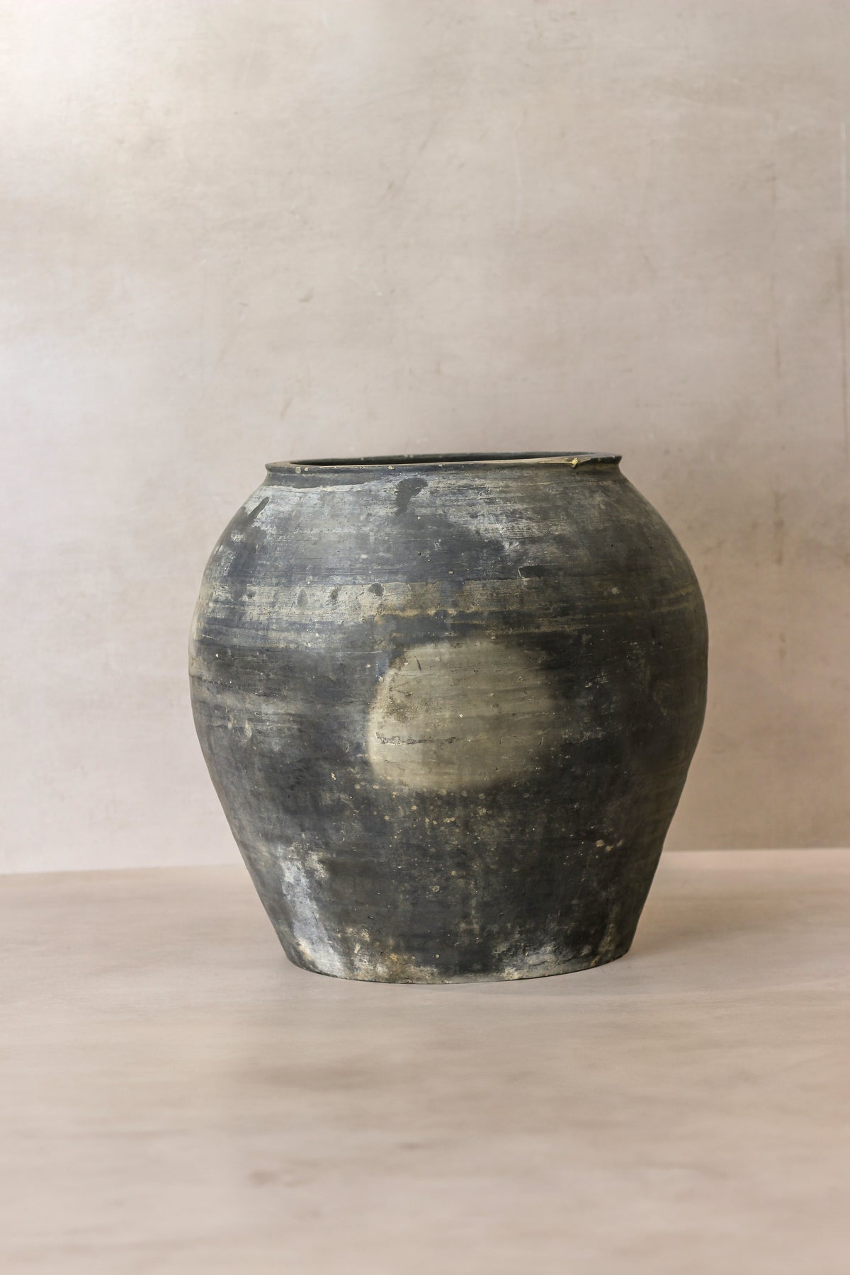 Vintage Dark Pot - No 69