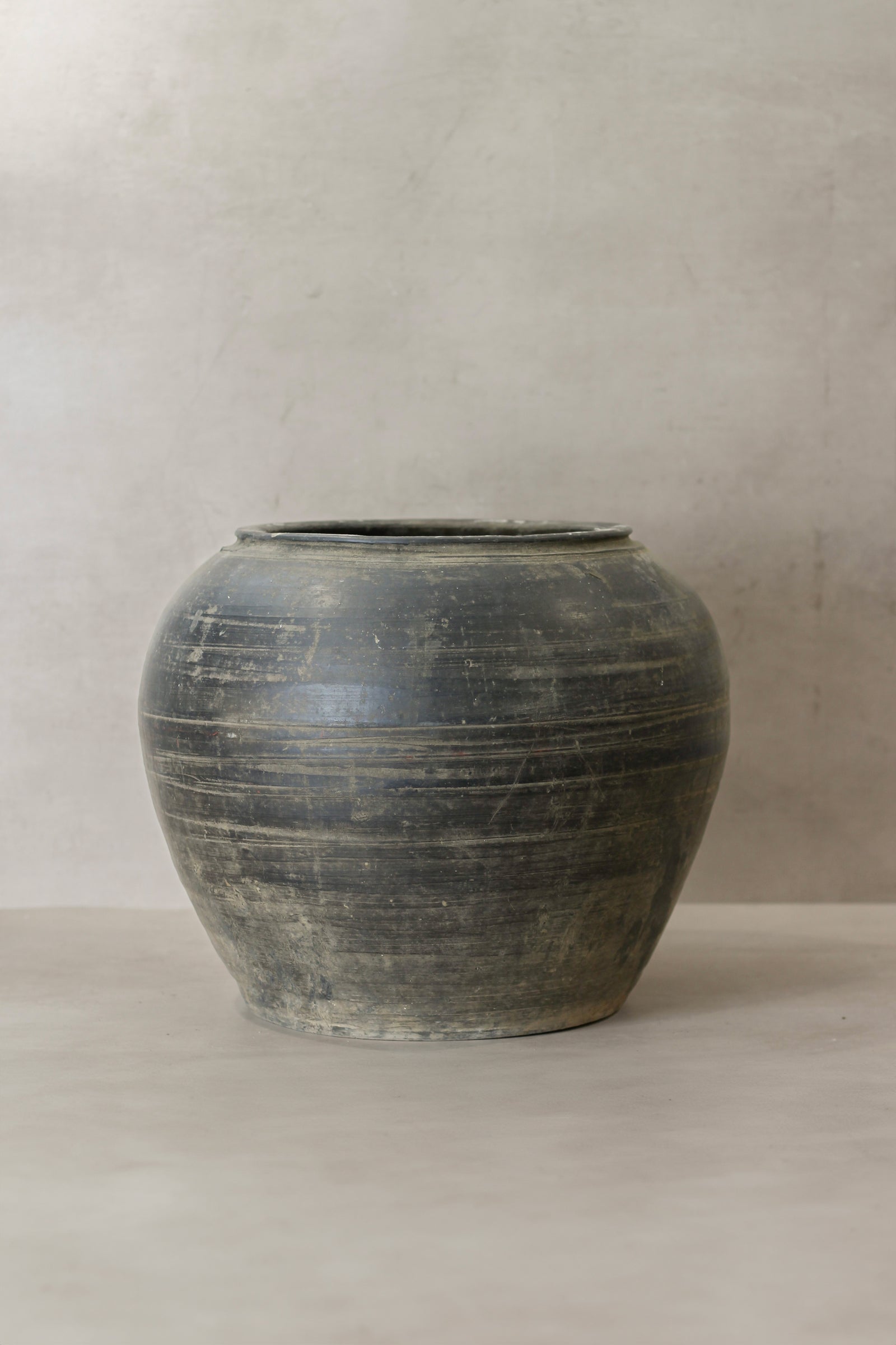 Vintage Dark Pot - No 73