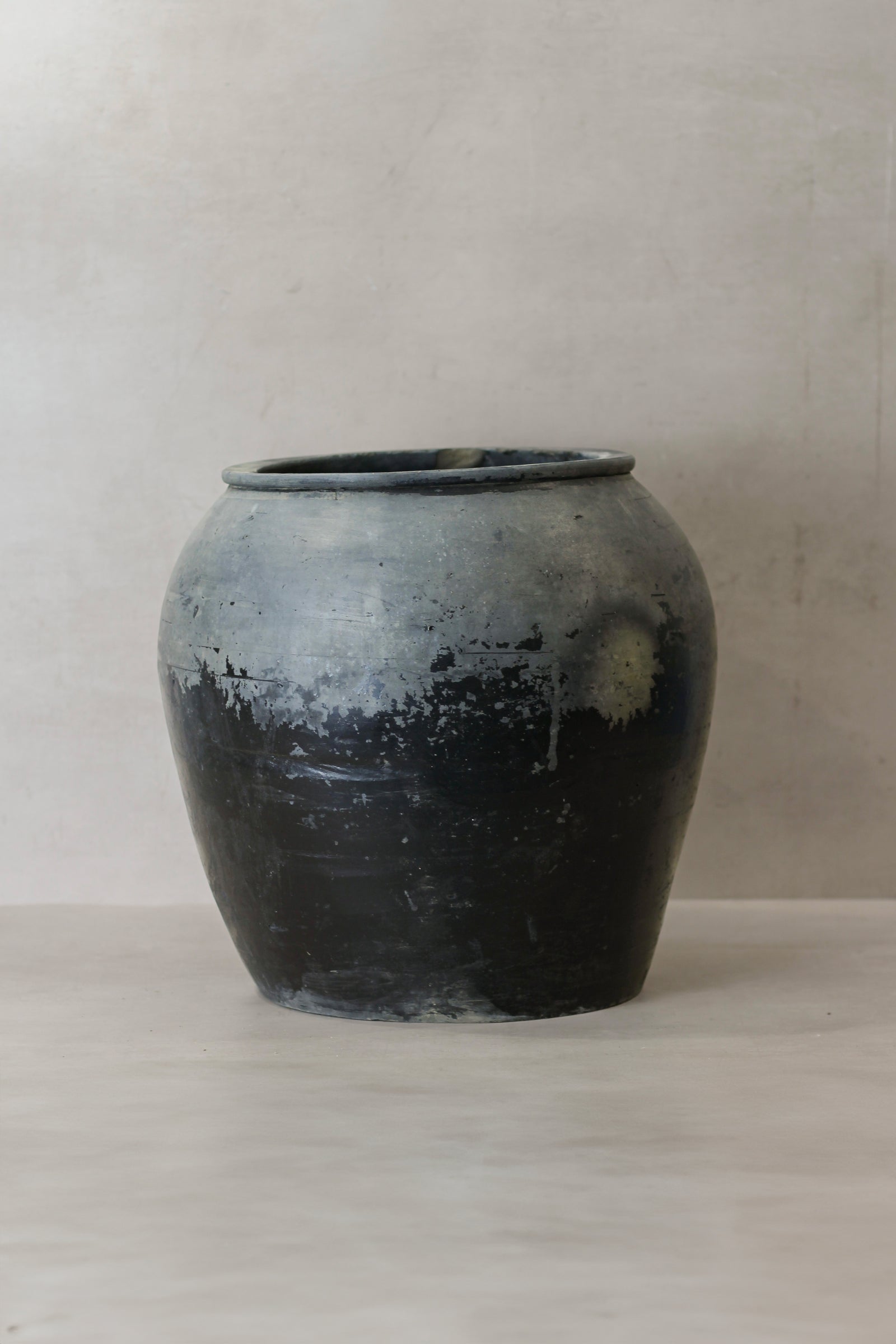 Vintage Dark Pot - No 74