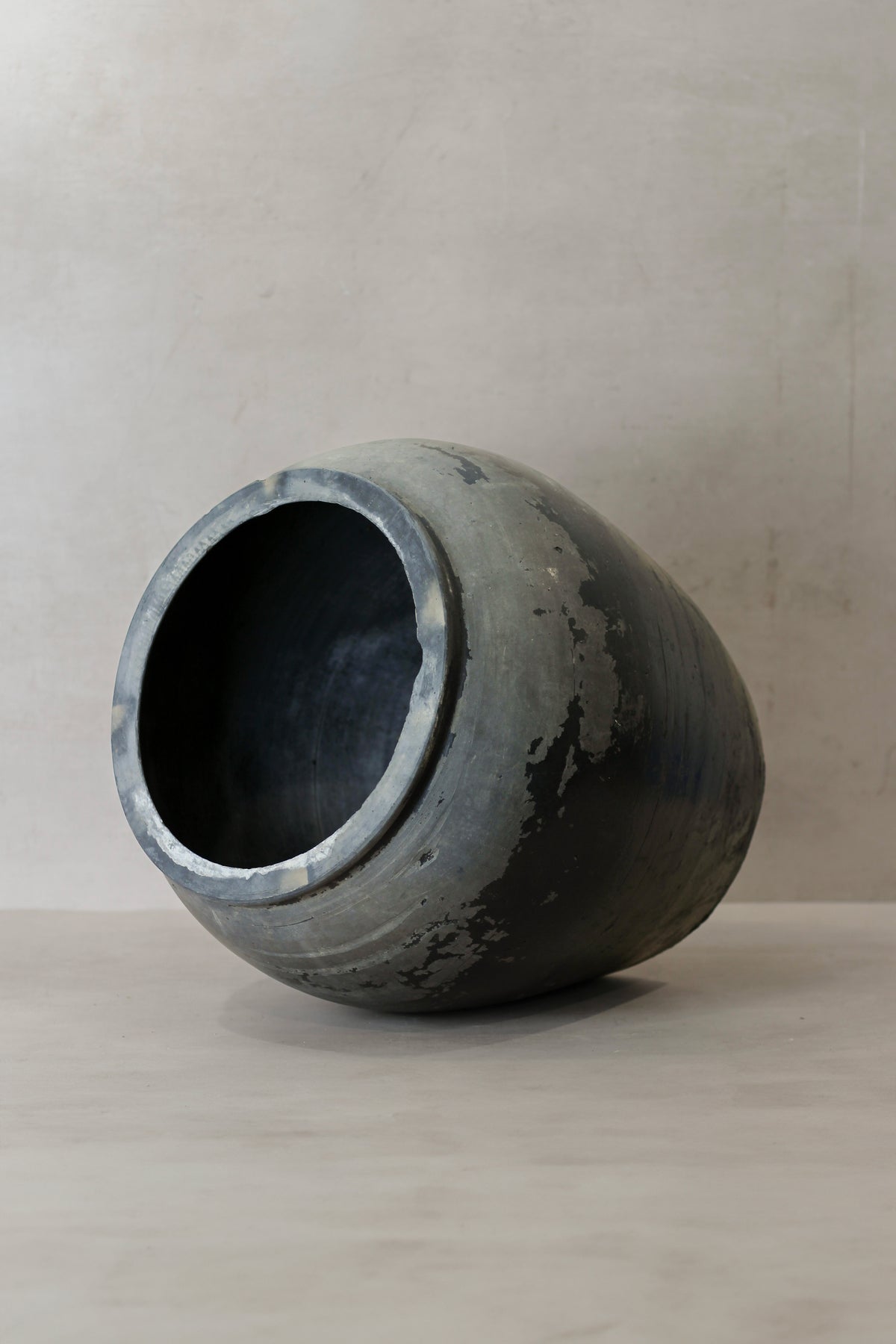 Vintage Dark Pot - No 74