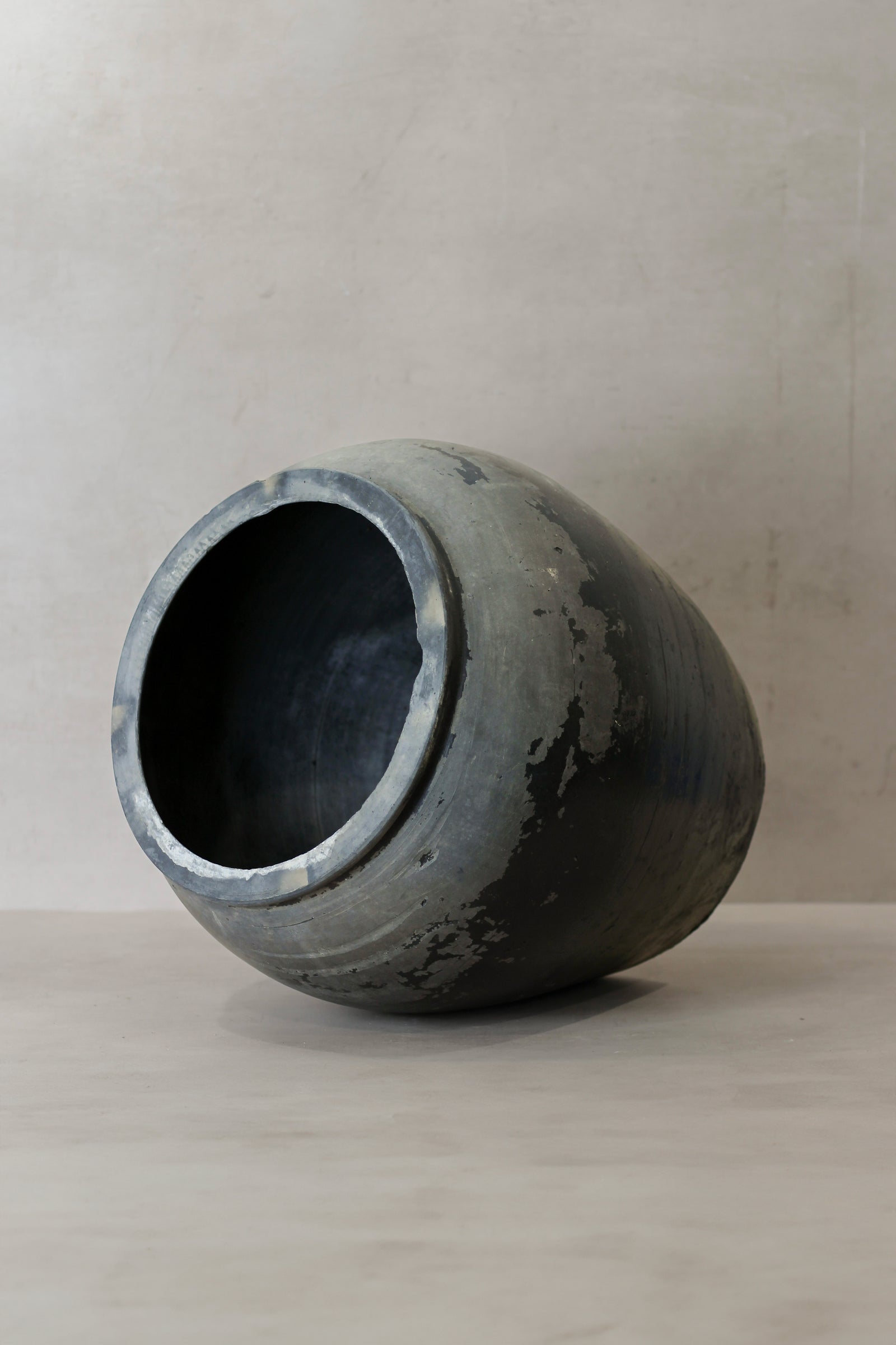 Vintage Dark Pot - No 74