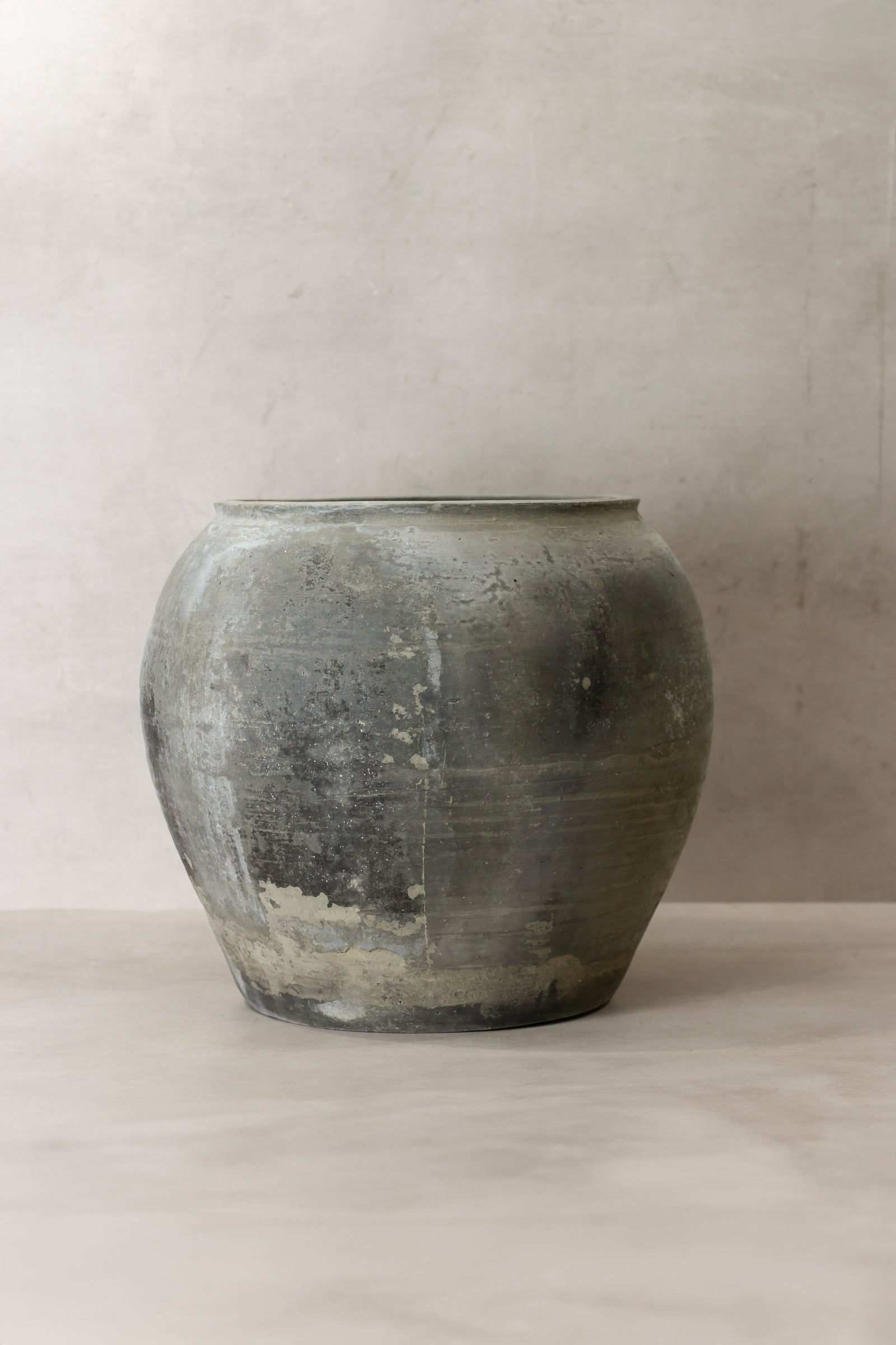 Vintage Dark Pot - No 75