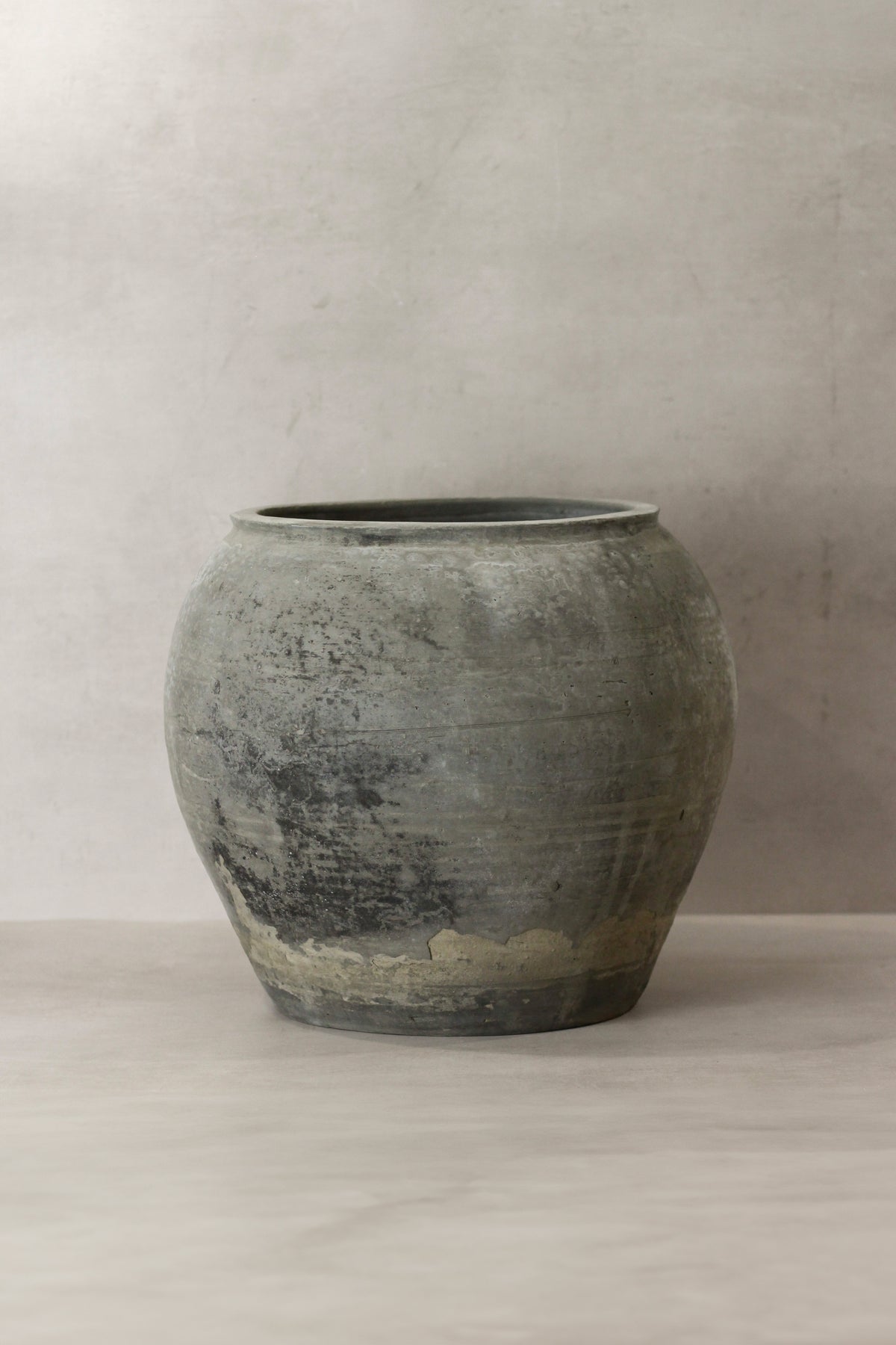 Vintage Dark Pot - No 75