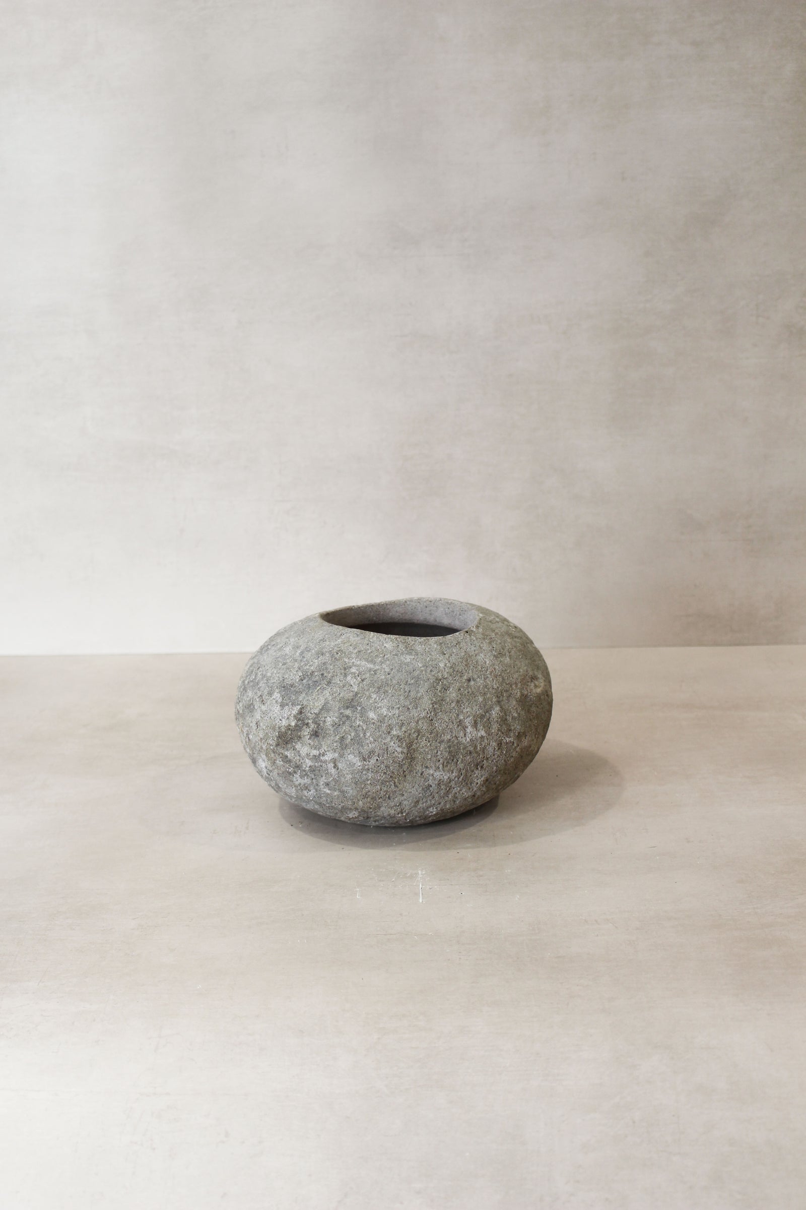 River Stone Planter Pot No8