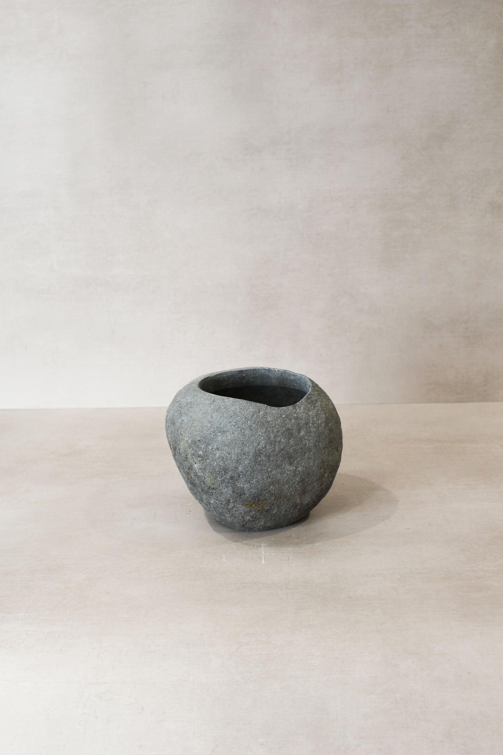 River Stone Planter Pot No9