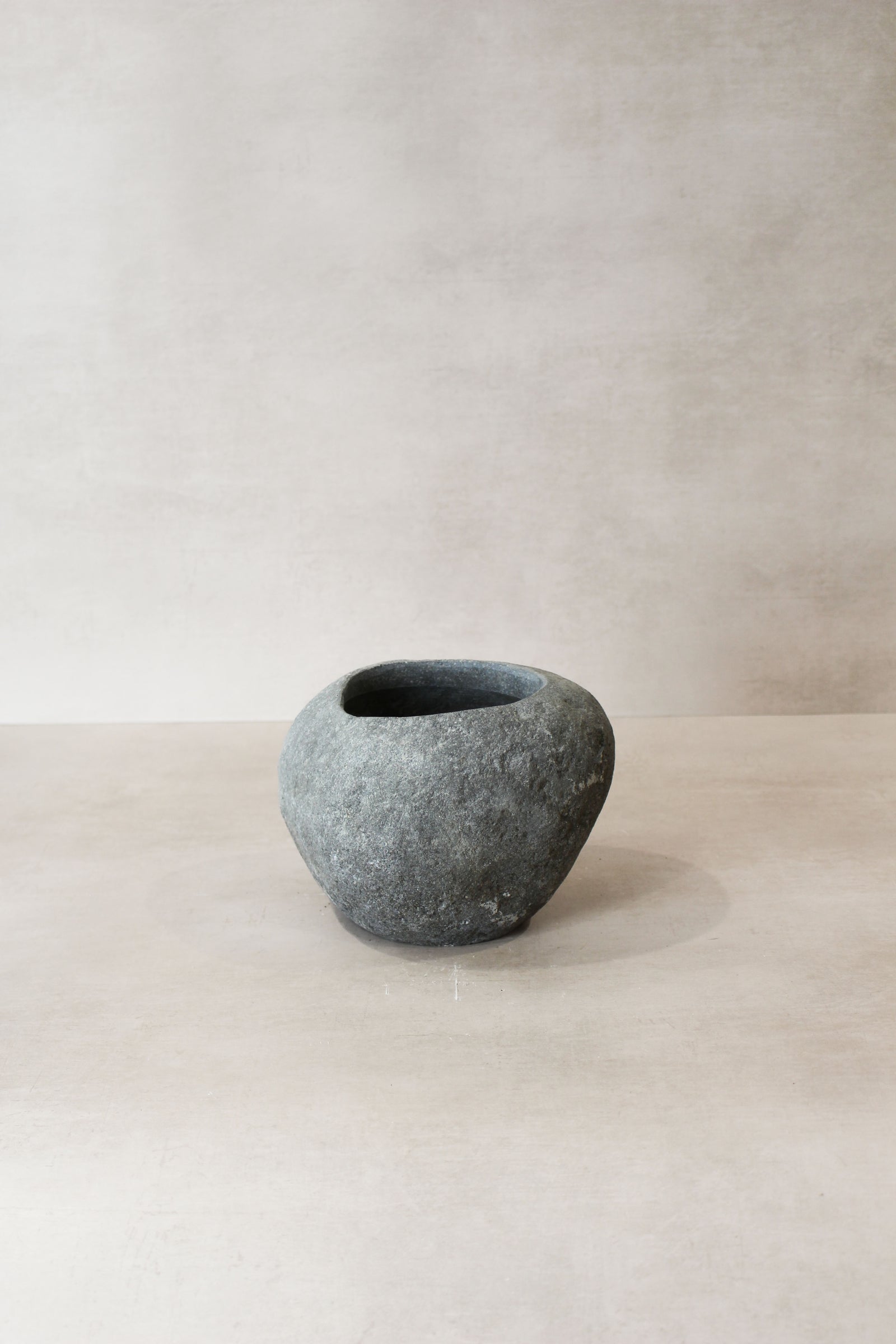 River Stone Planter Pot No9