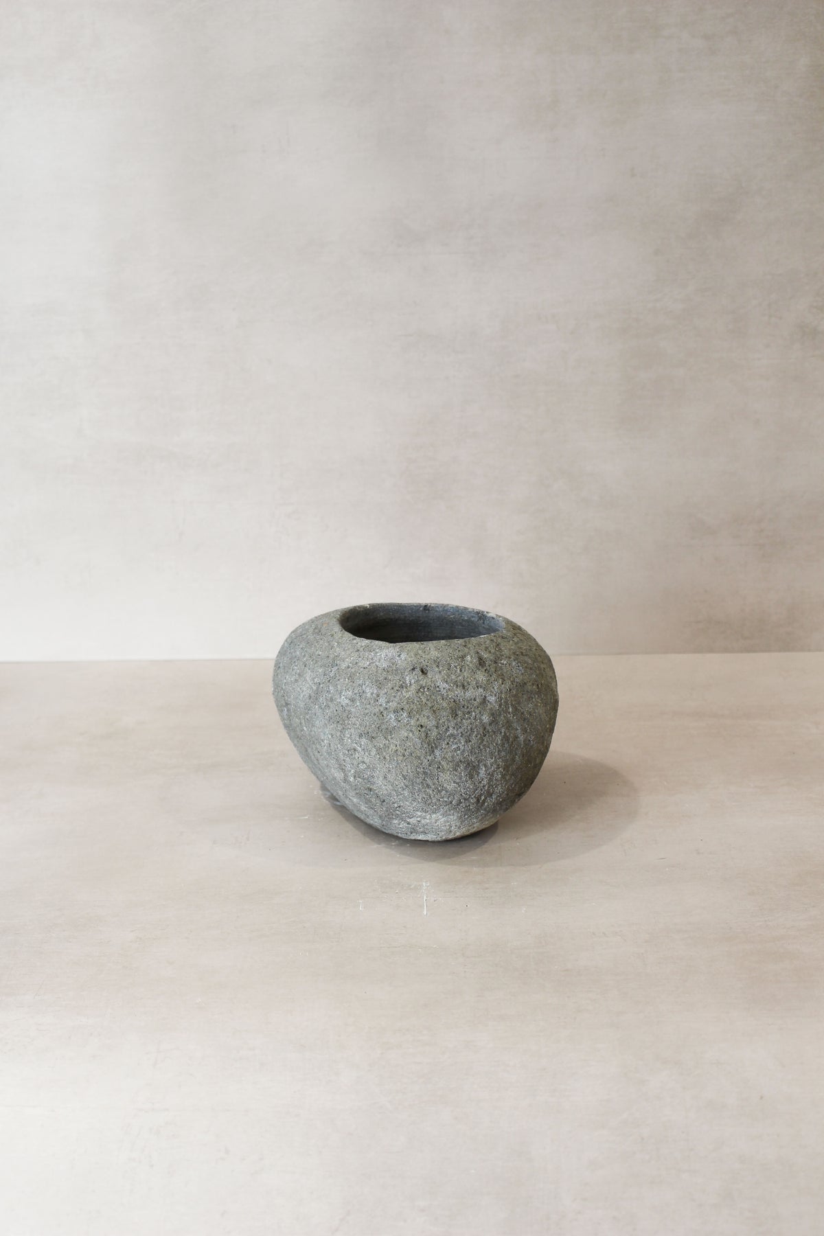 River Stone Planter Pot No10