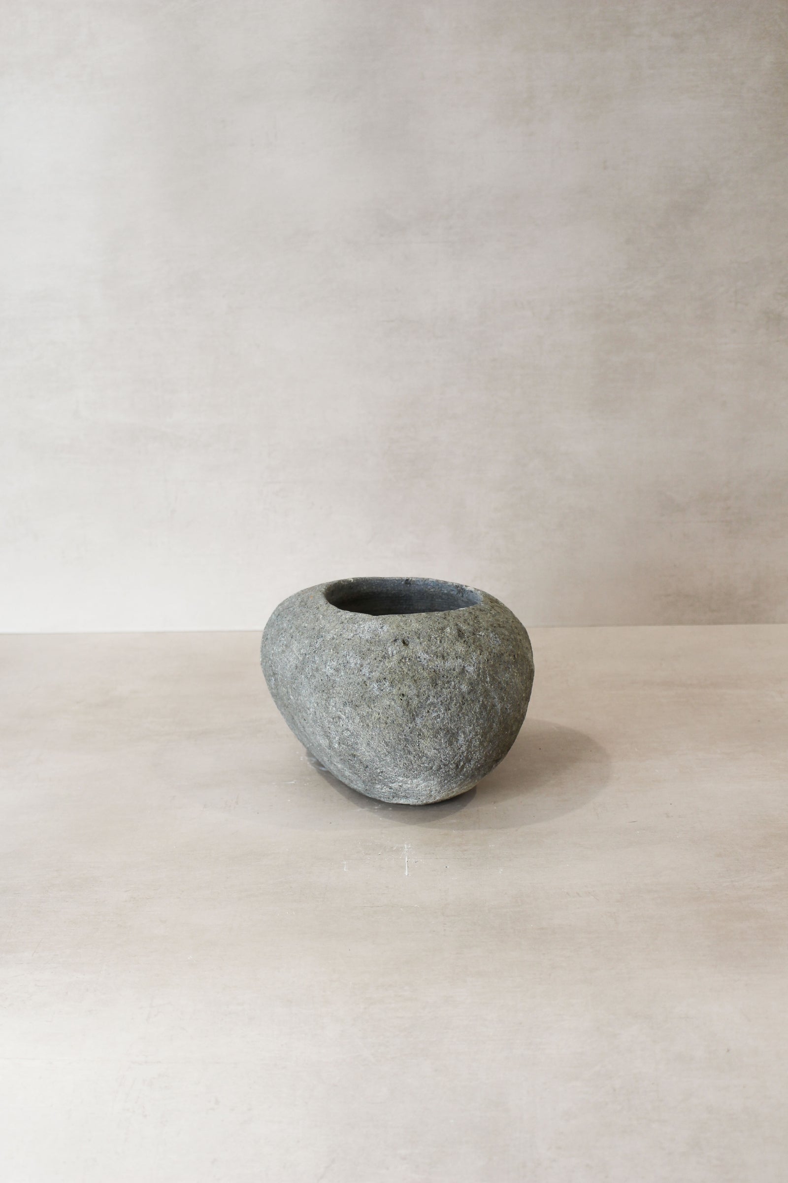 River Stone Planter Pot No10