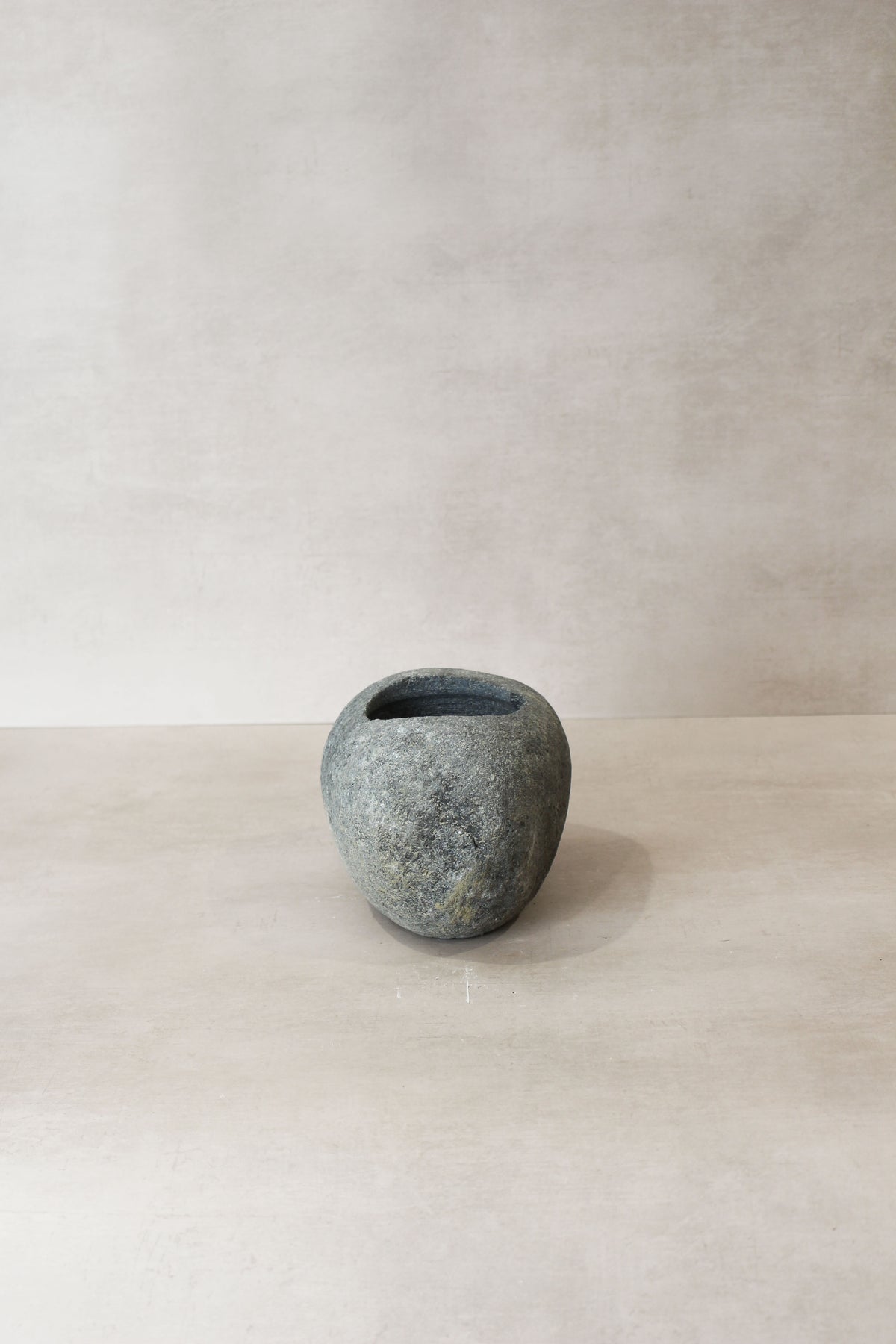 River Stone Planter Pot No12