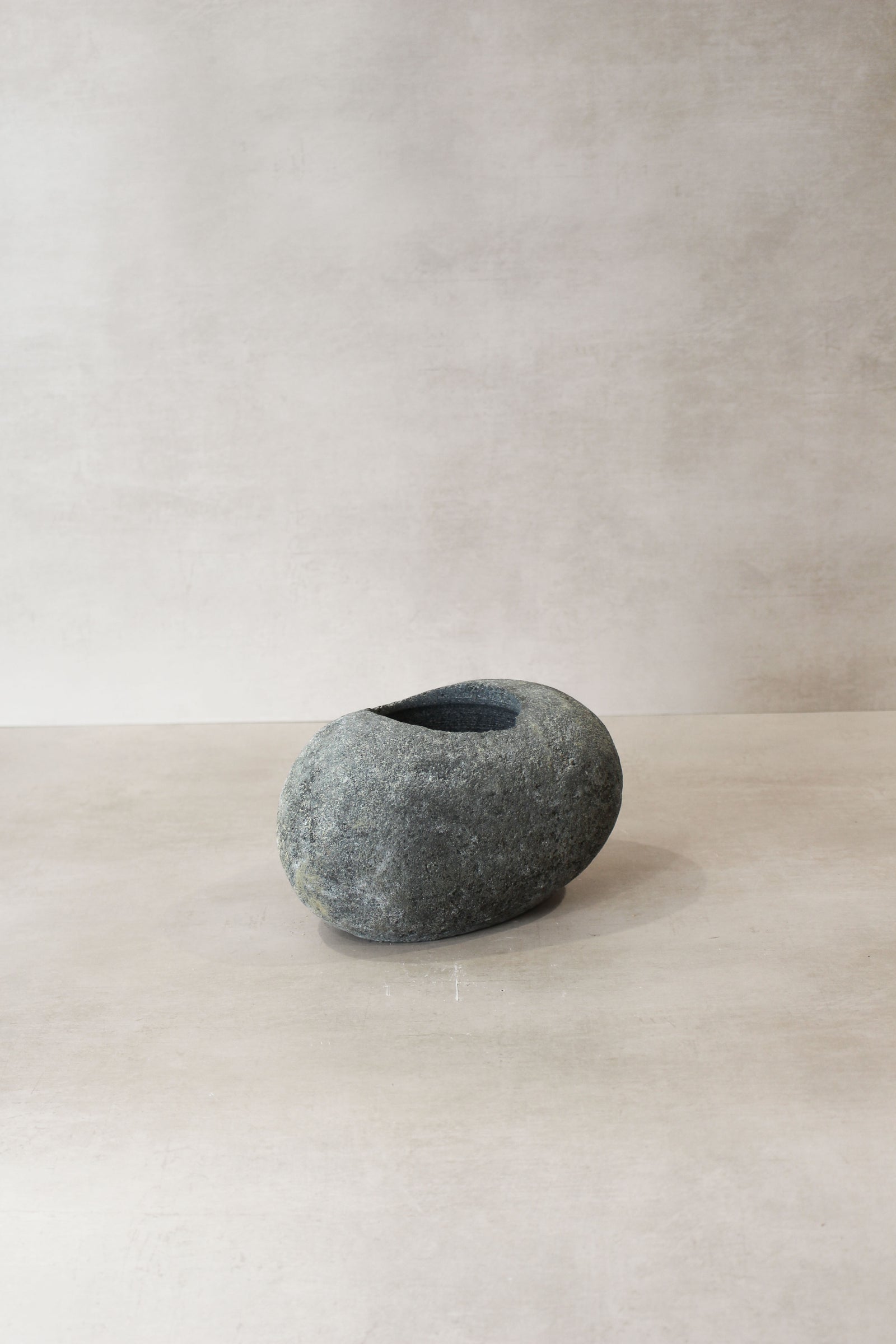 River Stone Planter Pot No12
