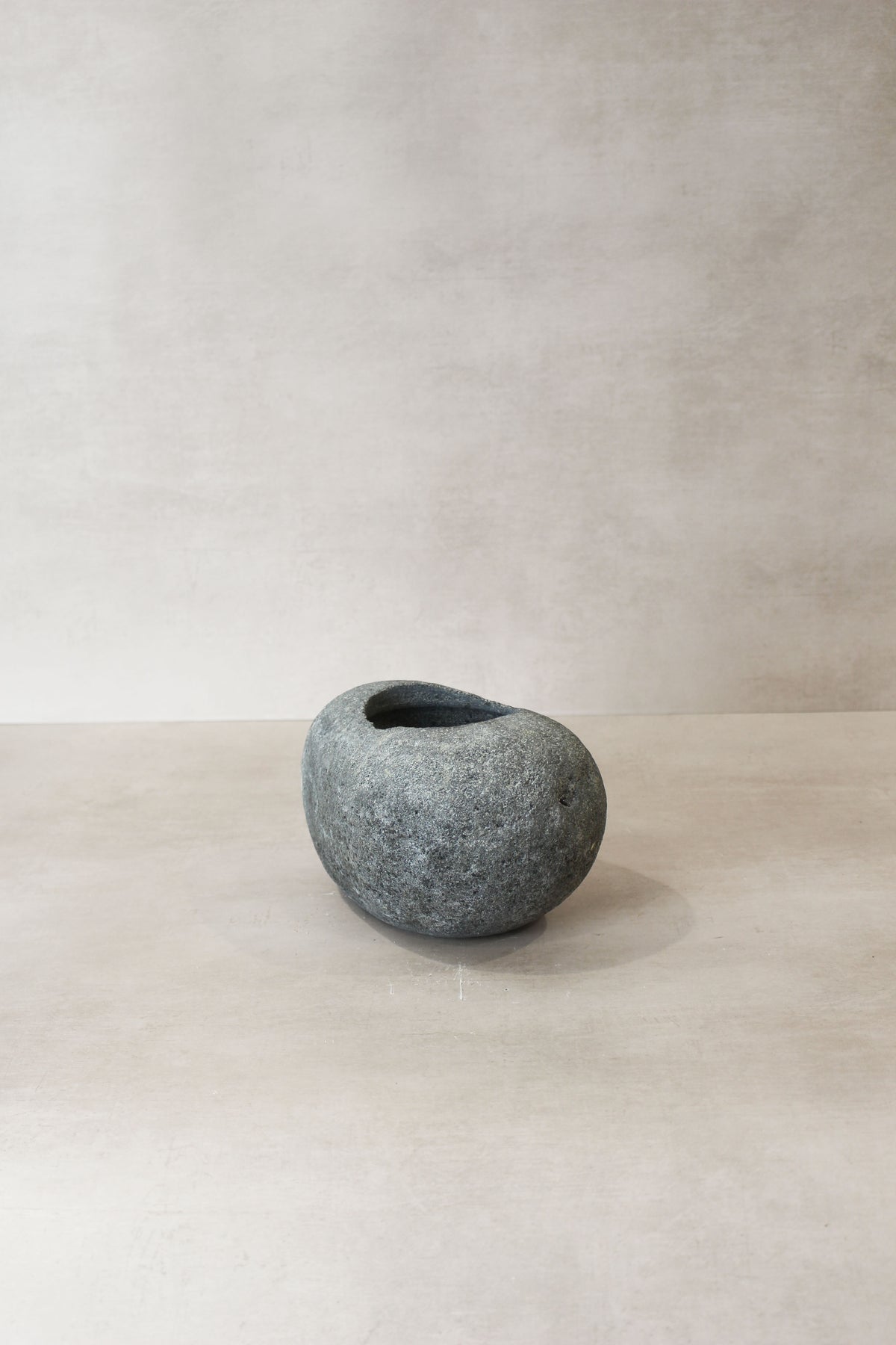 River Stone Planter Pot No12
