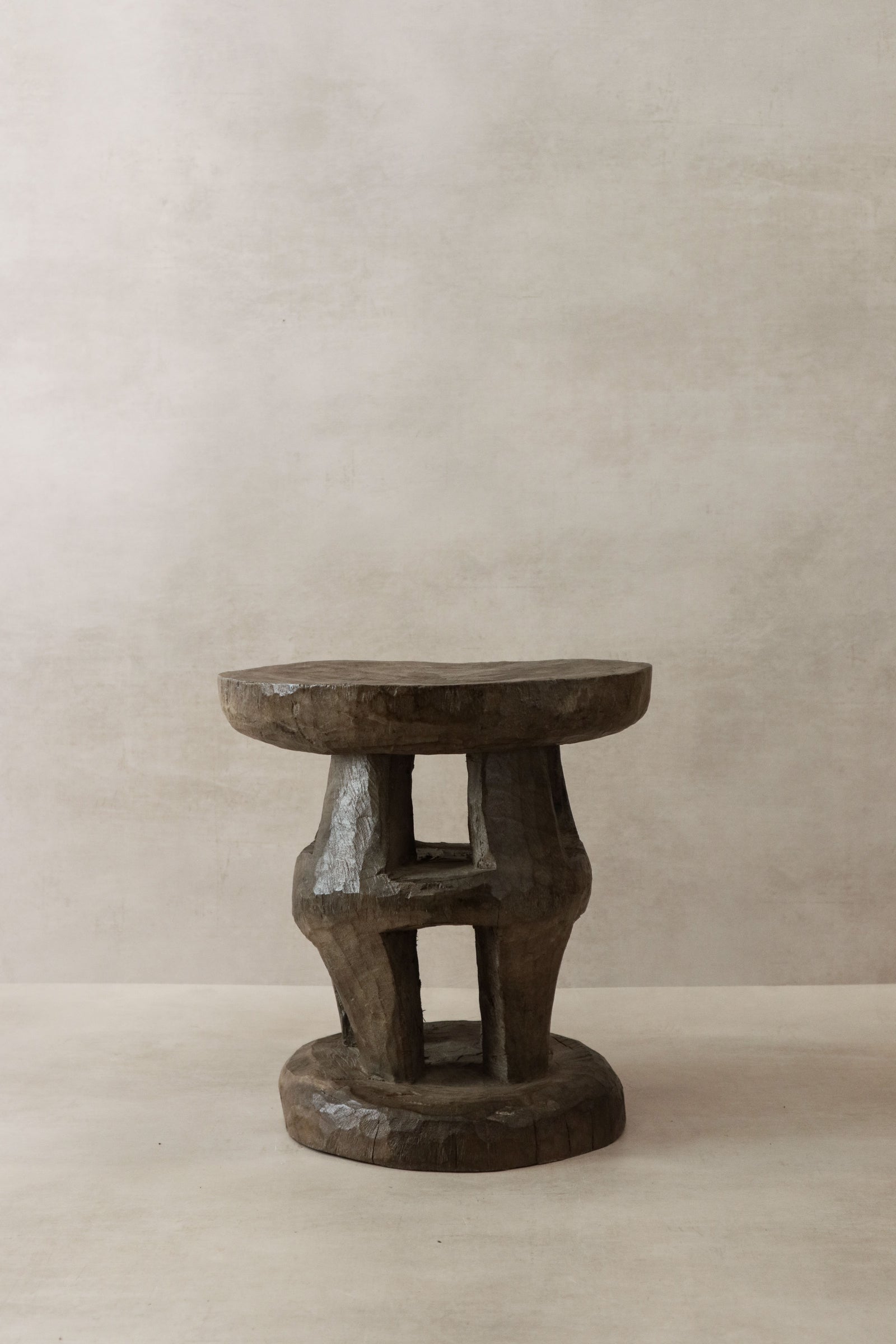 Tonga Stool - 102.3