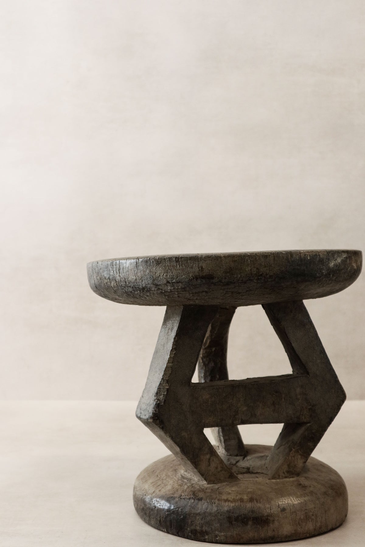 Tonga Stool - 37.2