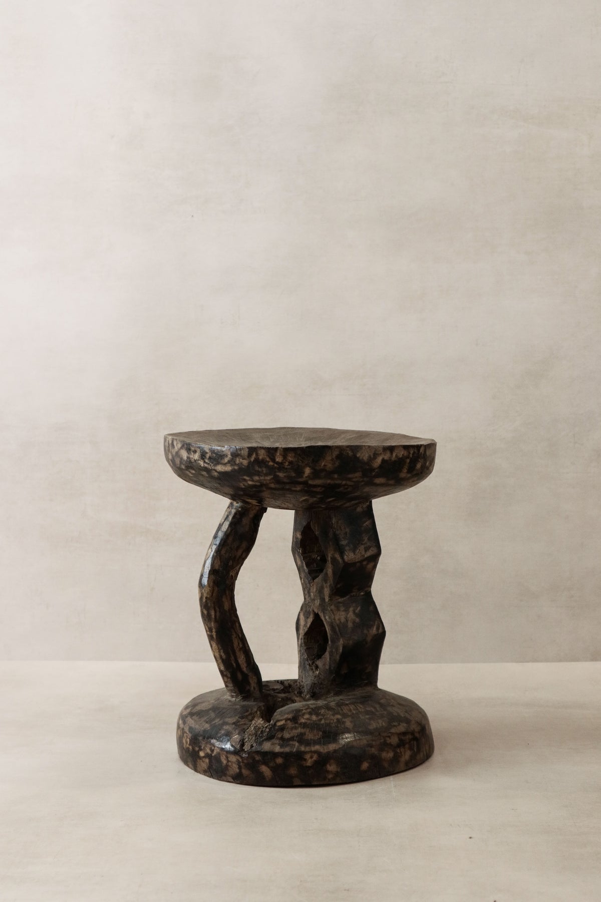 Tonga Stool - 101.2