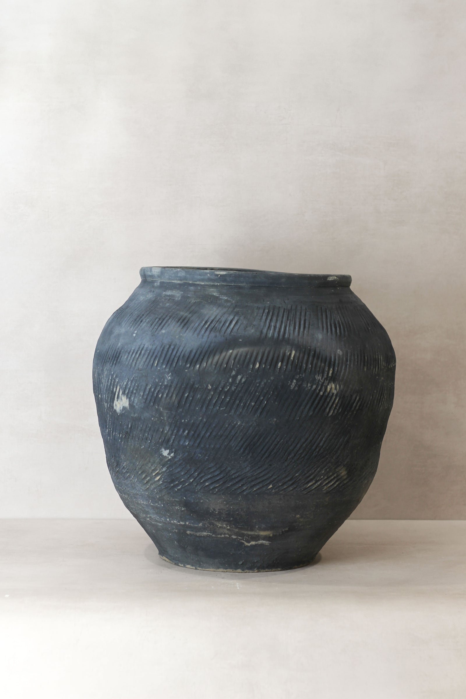 Vintage Textured Grey Pot - VT06