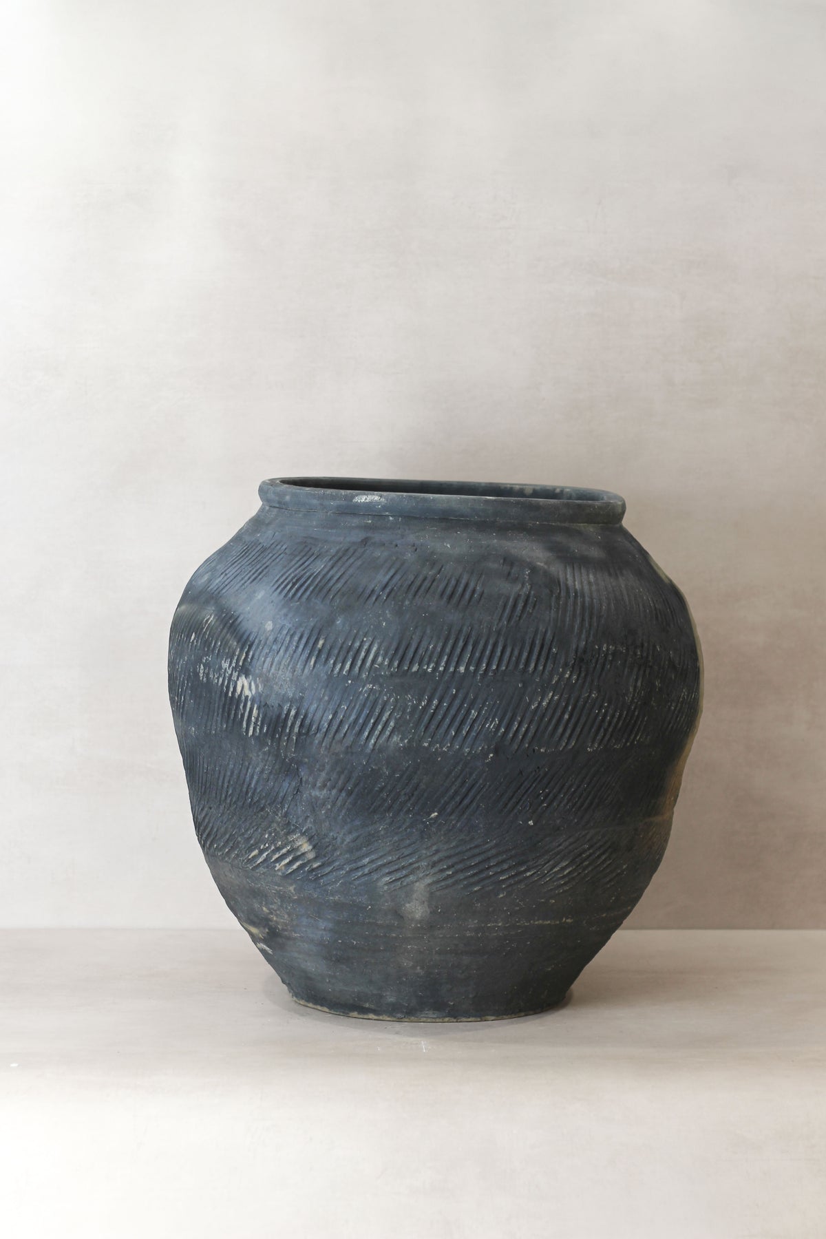Vintage Textured Grey Pot - VT06