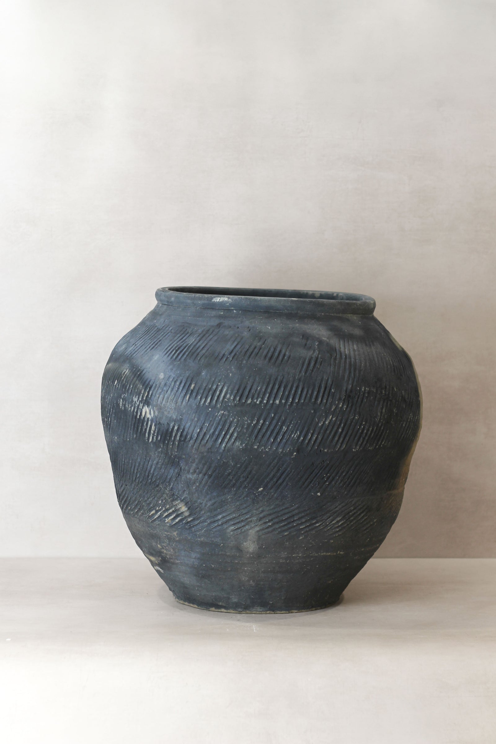 Vintage Textured Grey Pot - VT06