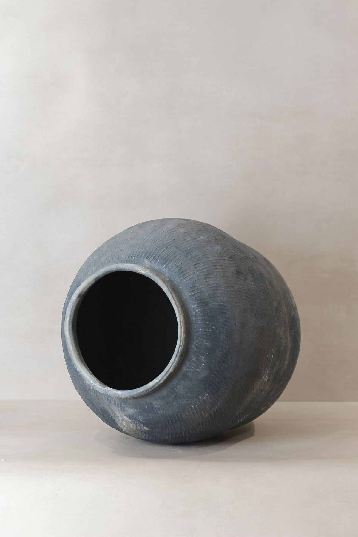 Vintage Textured Grey Pot - VT05