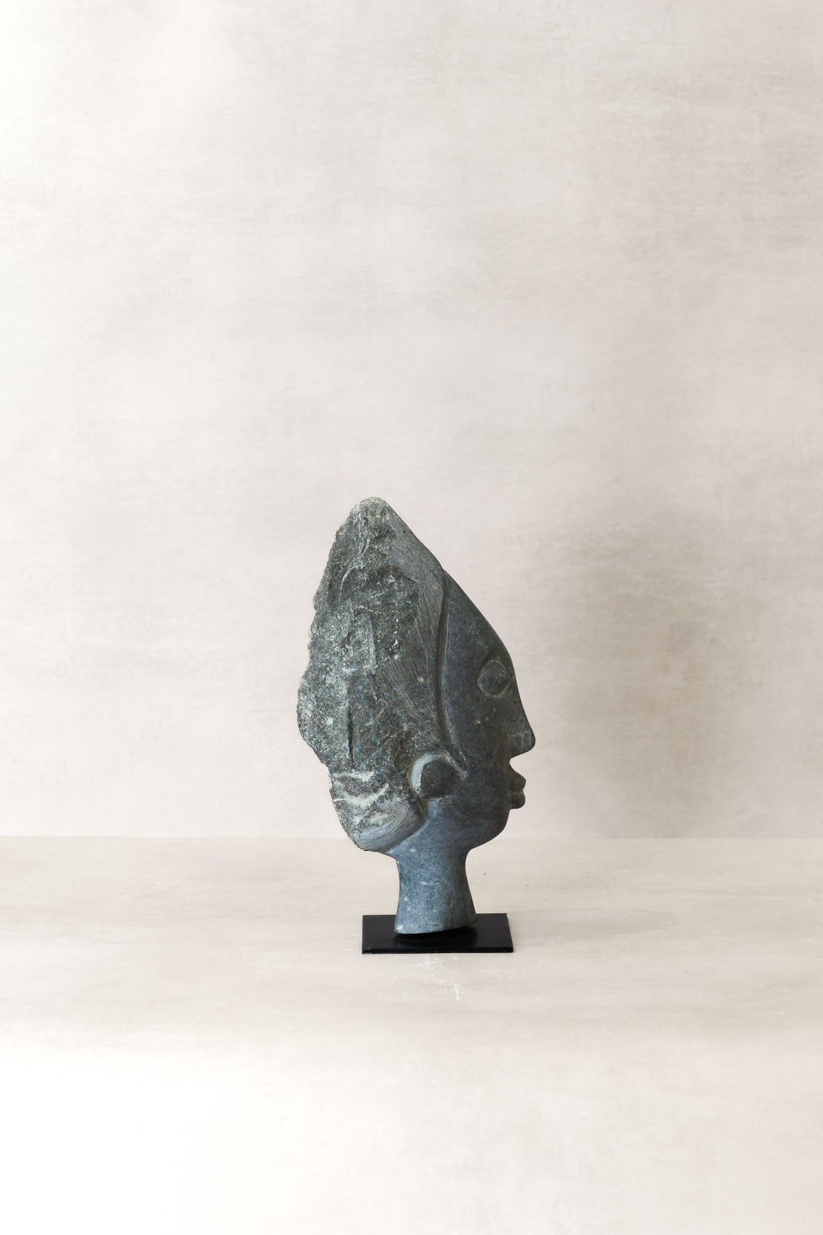 Stone head sculpture by Rizimu Chiwawa Zimbabwe (3110)