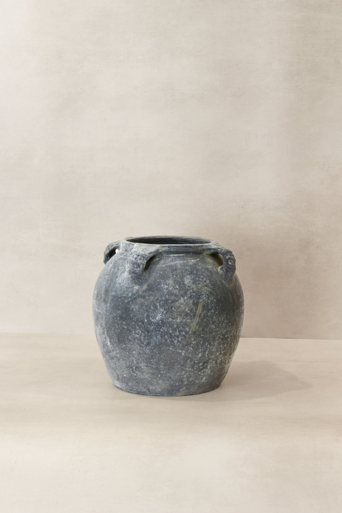 Vintage Lion Ears Dark Pot - De03