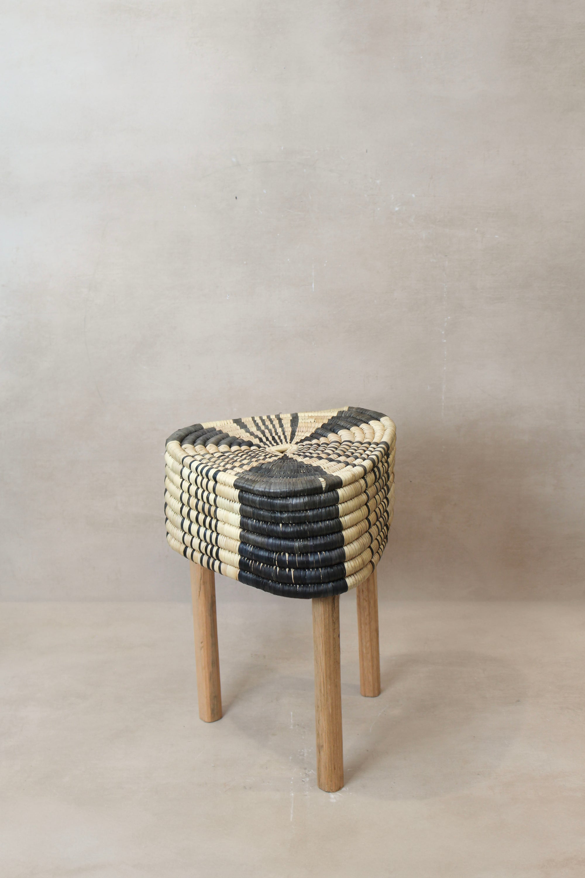 Woven Stool Black WS1