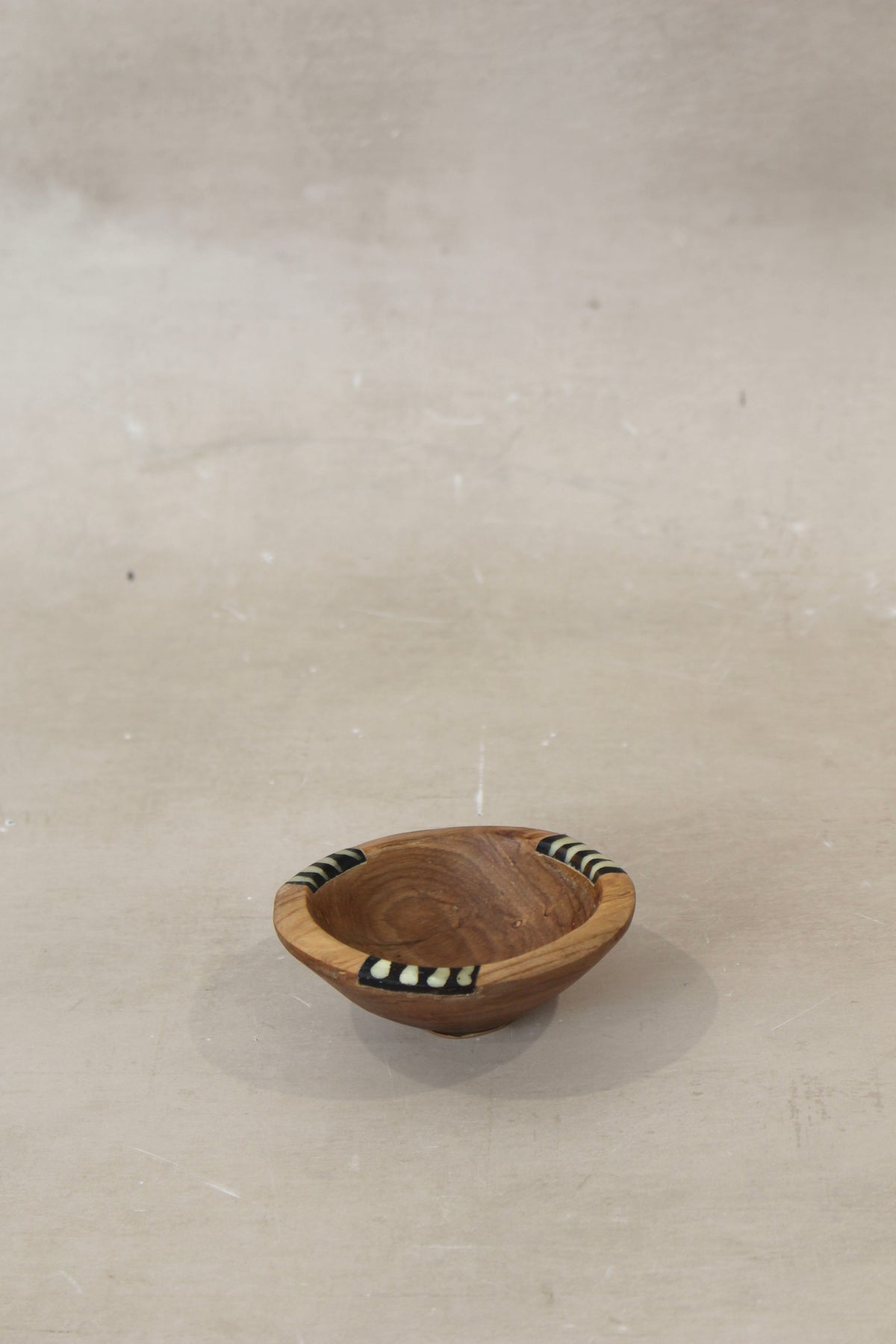 Wooden dish with inlay| WD02
