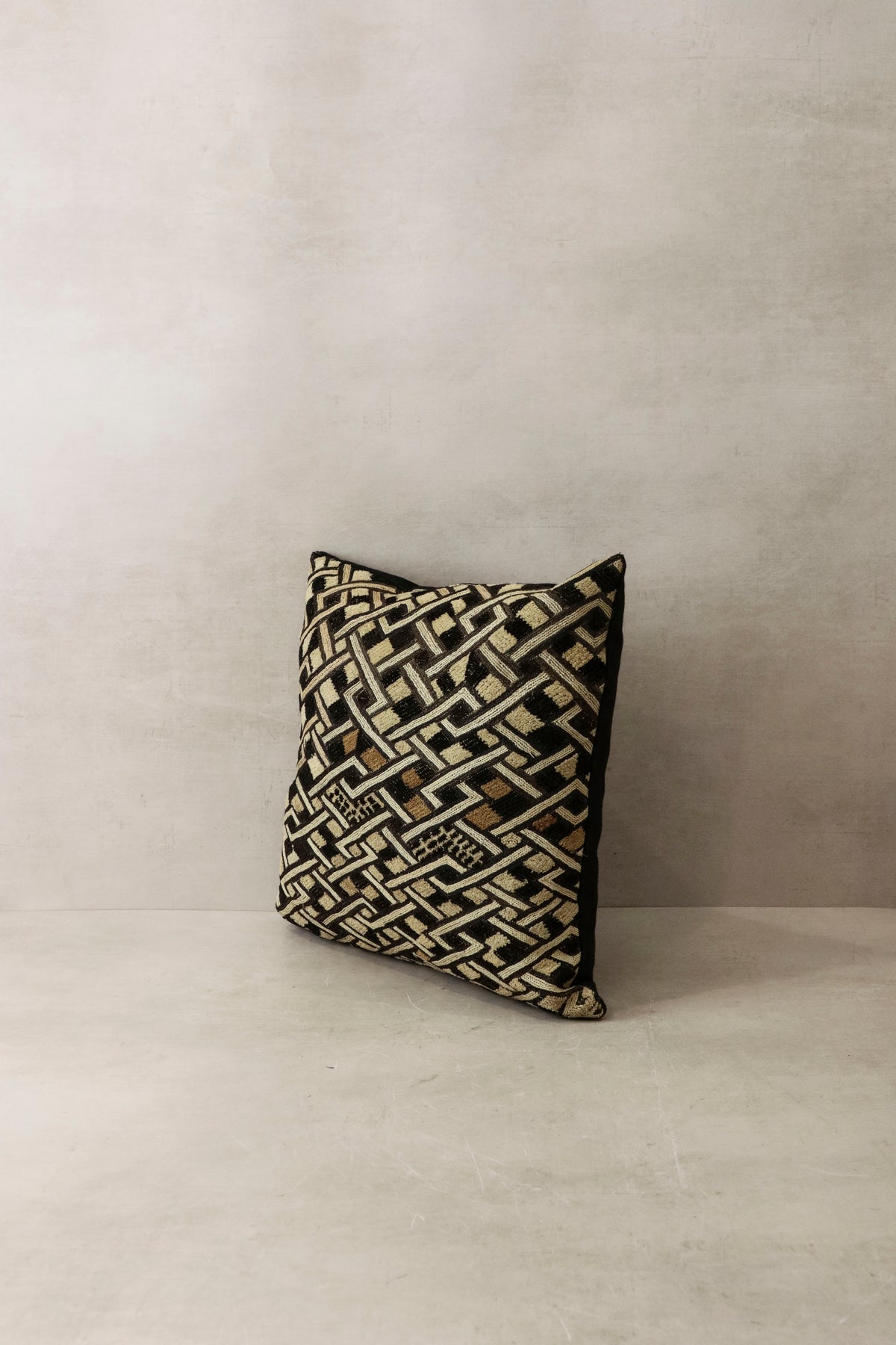 Showa cloth cushion - 74.2
