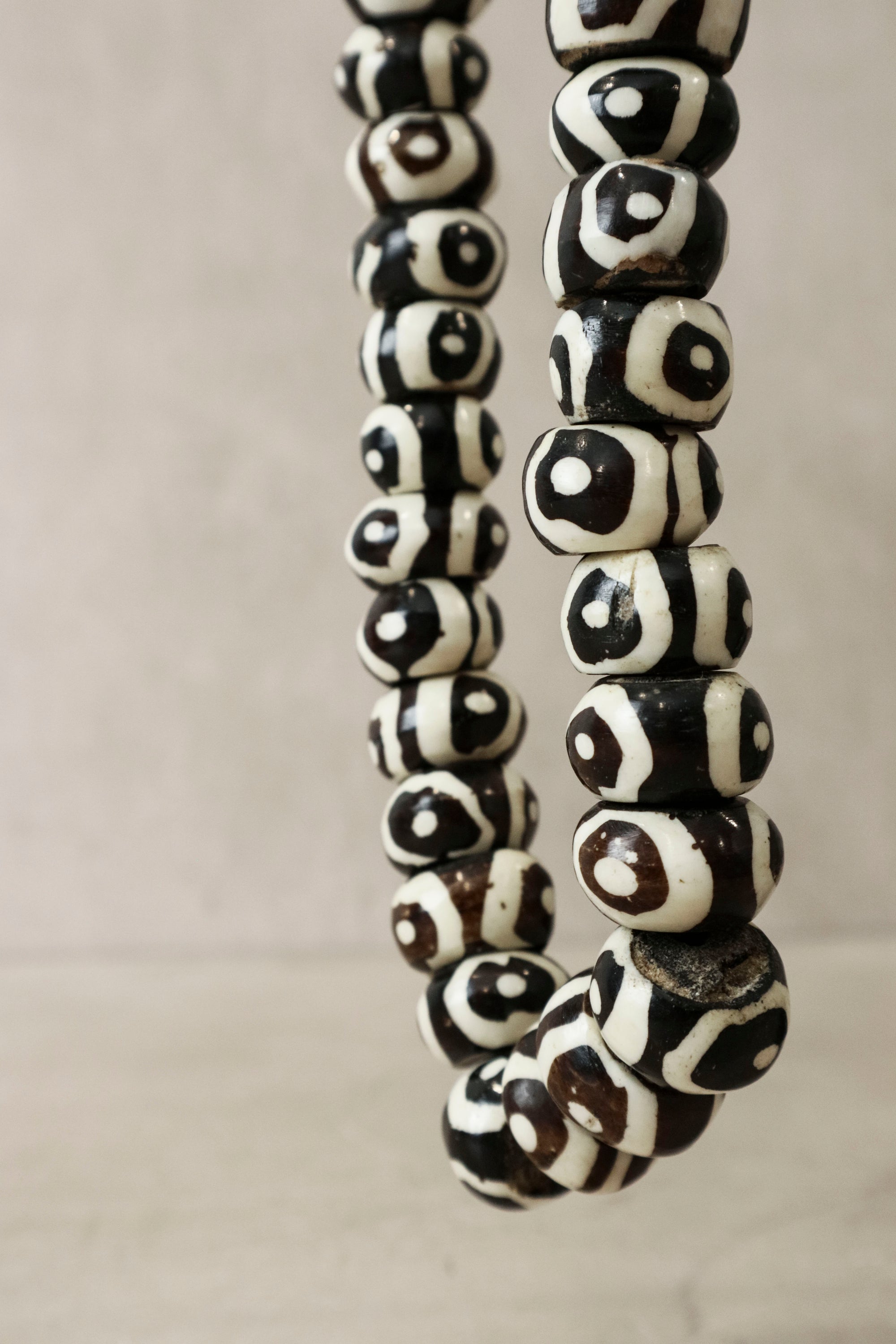 Kenya Beads - Black & White - 80.1