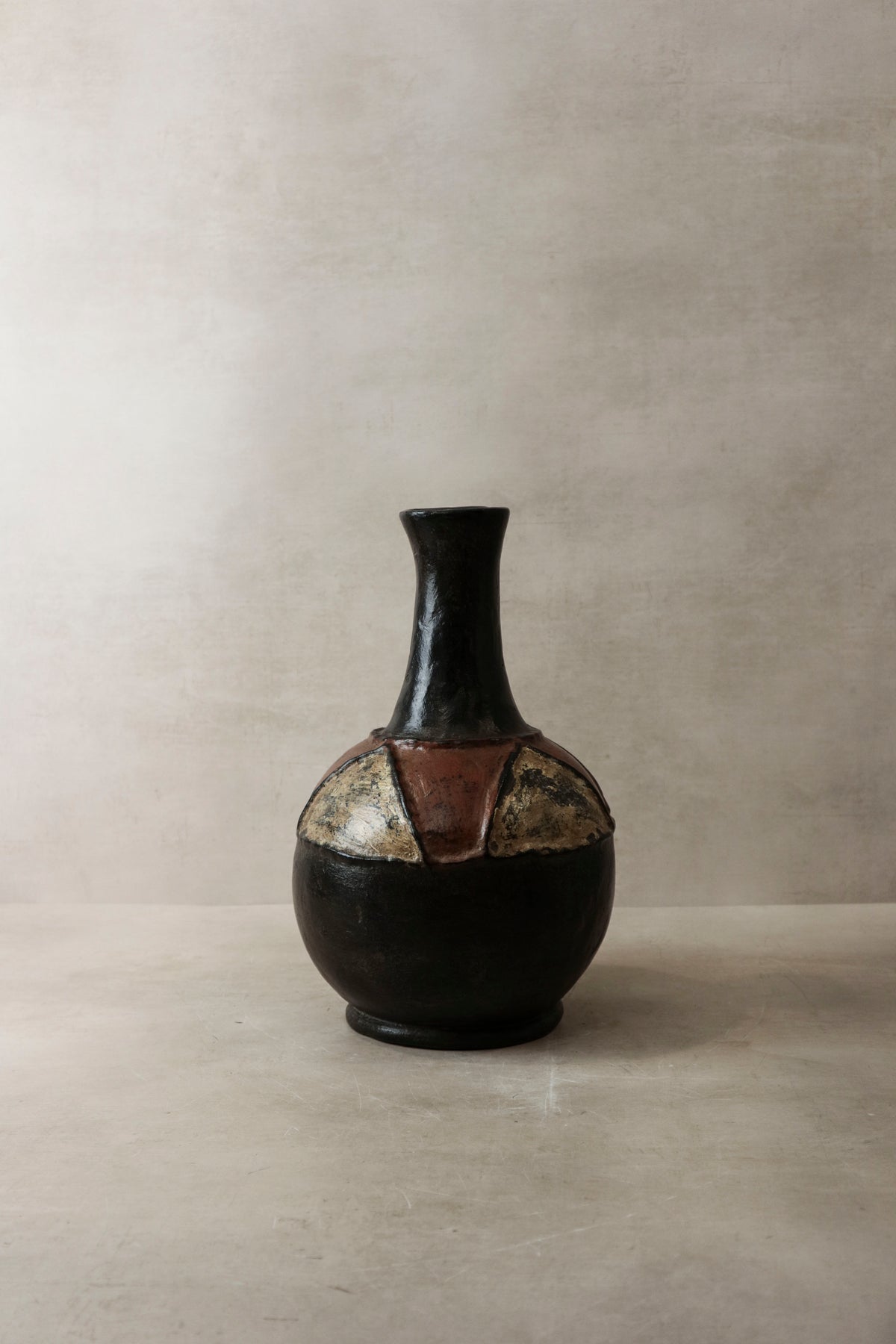 Mangbetu Clay Vase, Tanzania - 41.2