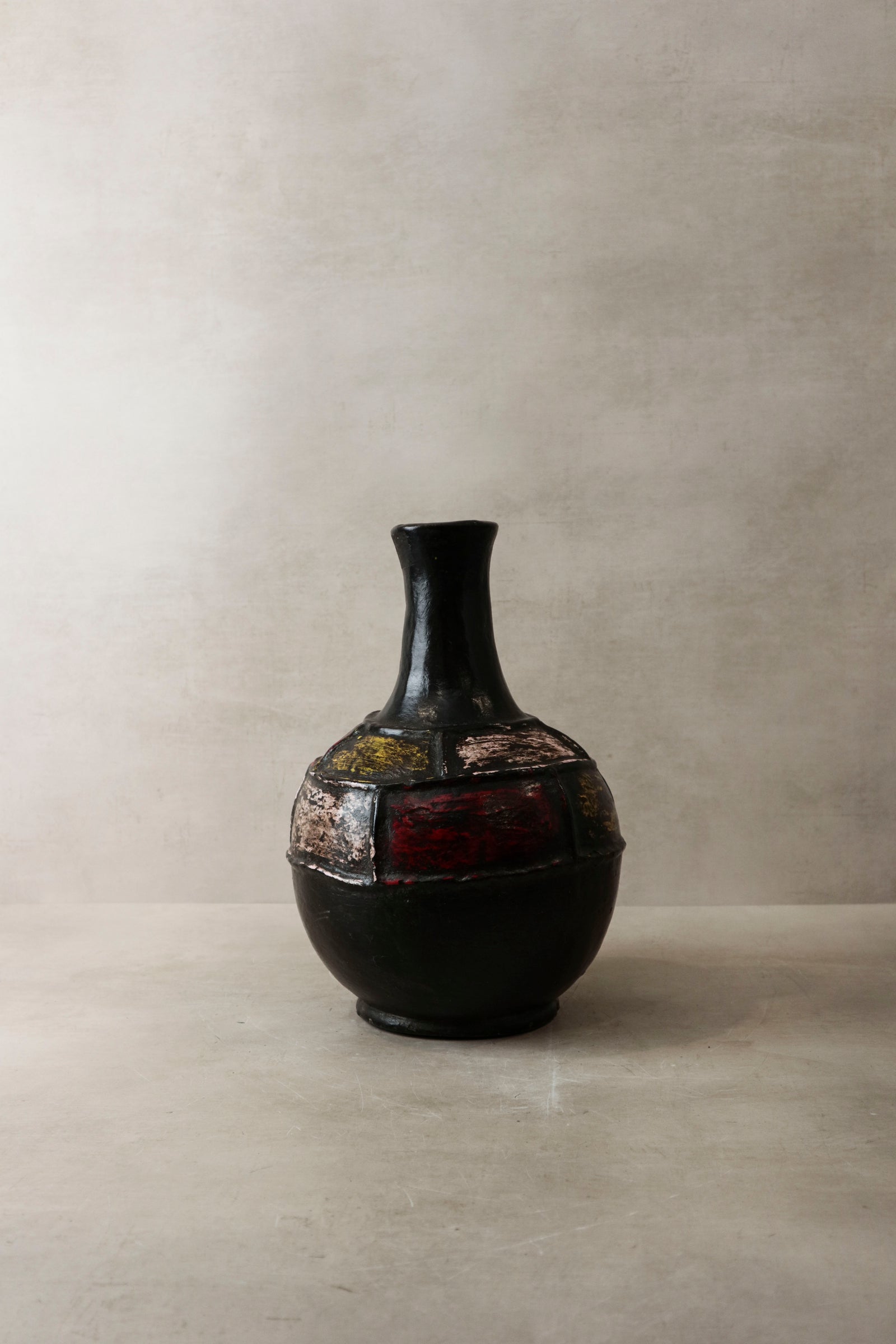 Mangbetu hand-built clay pot, Tanzania