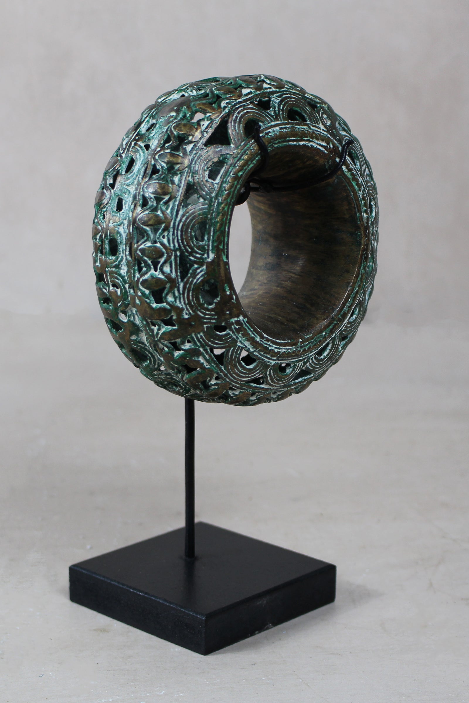 Benin Bronze Bangle - 207.4