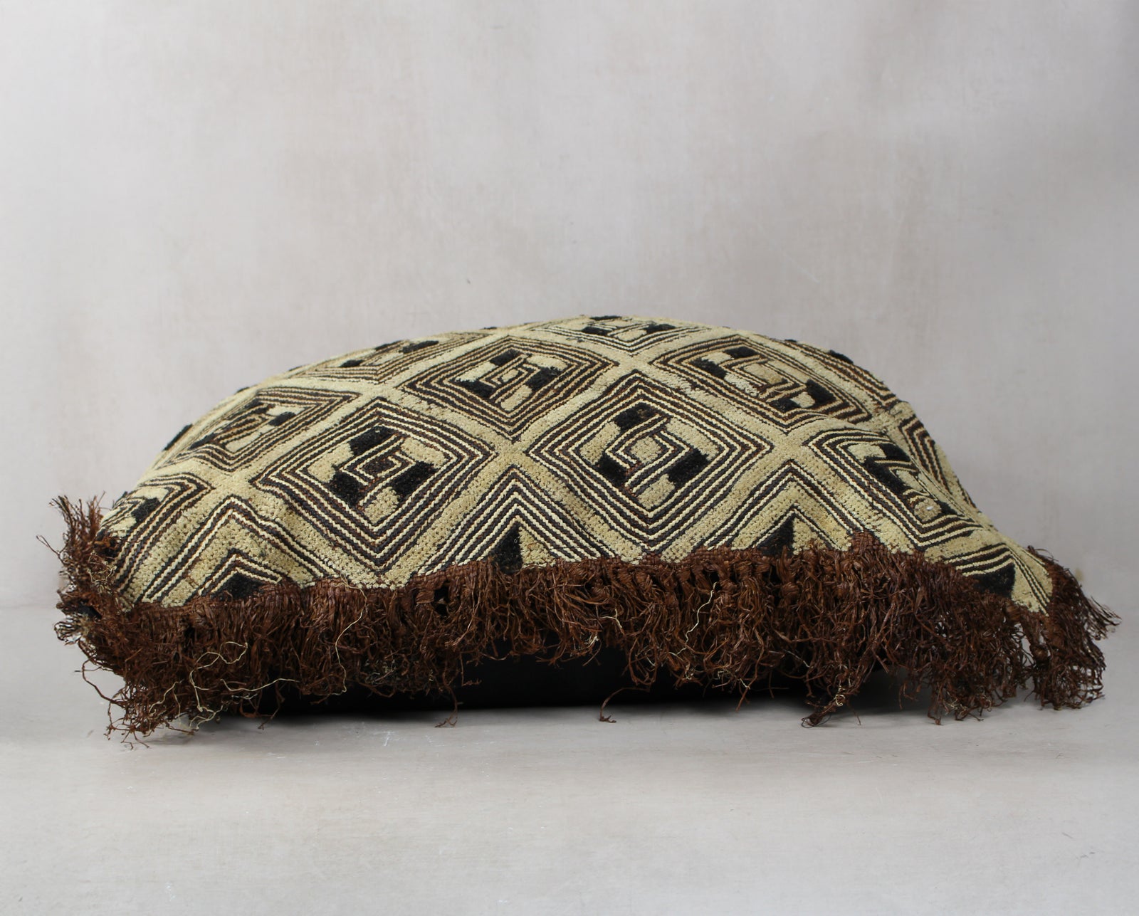 Vintage Showa Cloth Cushion - 25.3