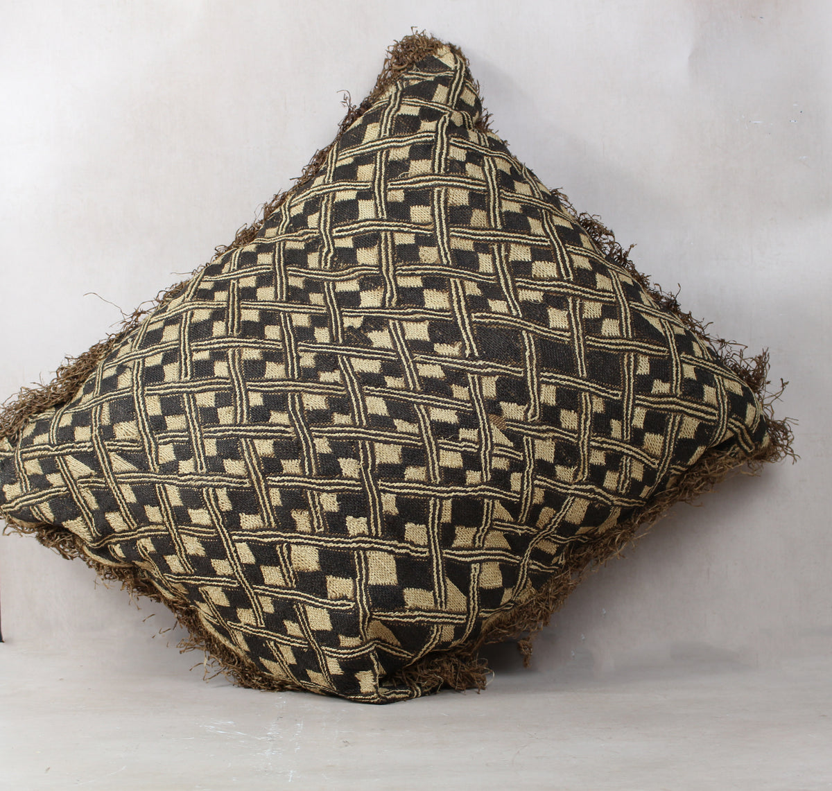 Vintage Showa Cloth Cushion - 25.4