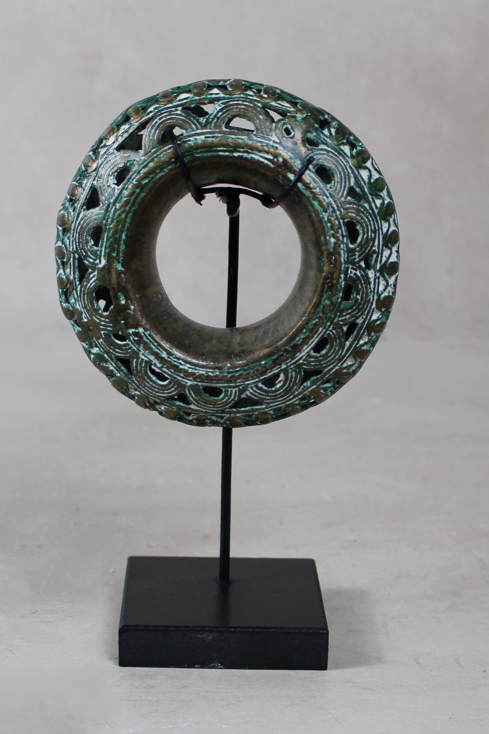 Benin Bronze Bangle - 207.4