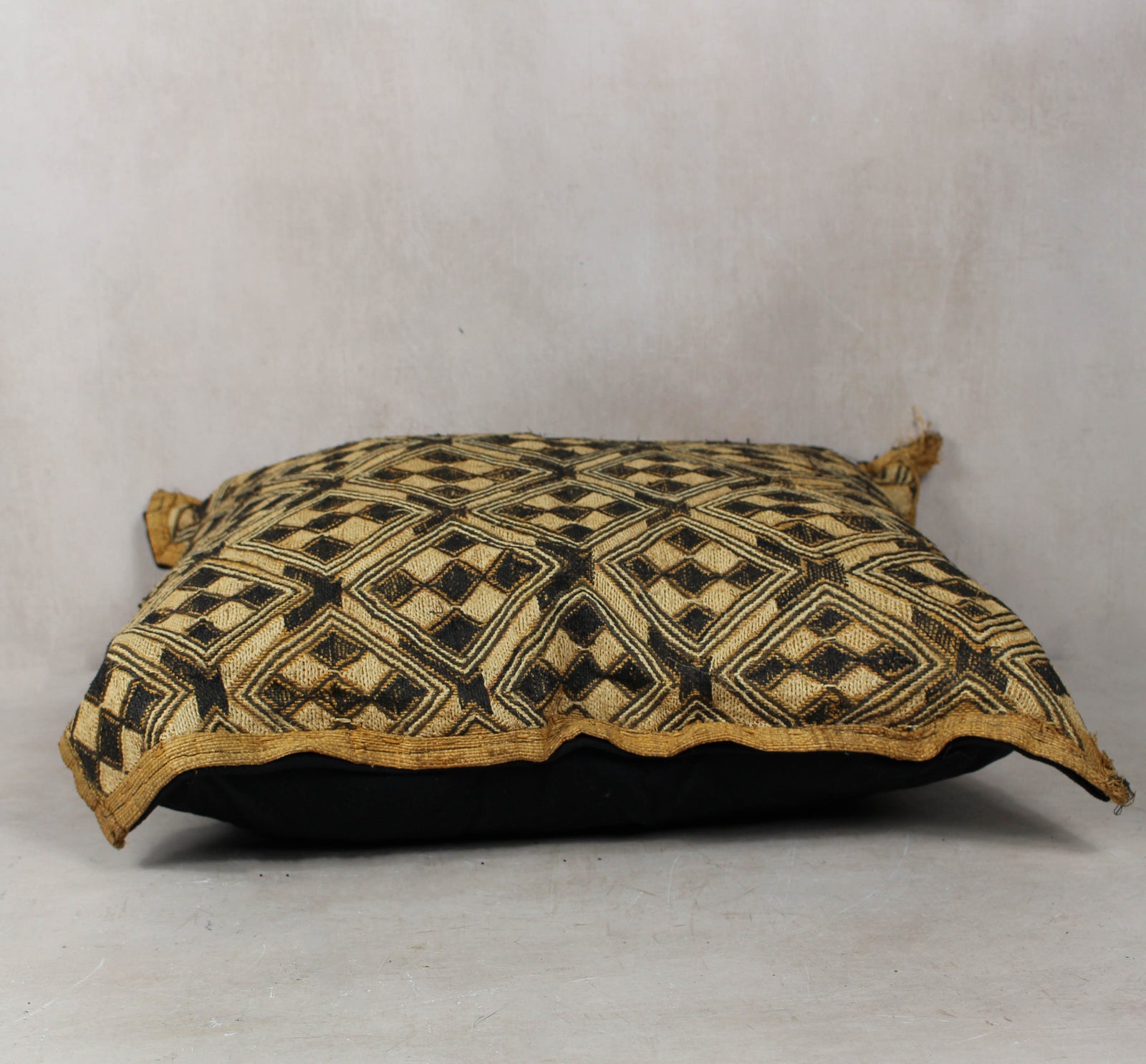 Vintage Showa Cloth Cushion - 25.5