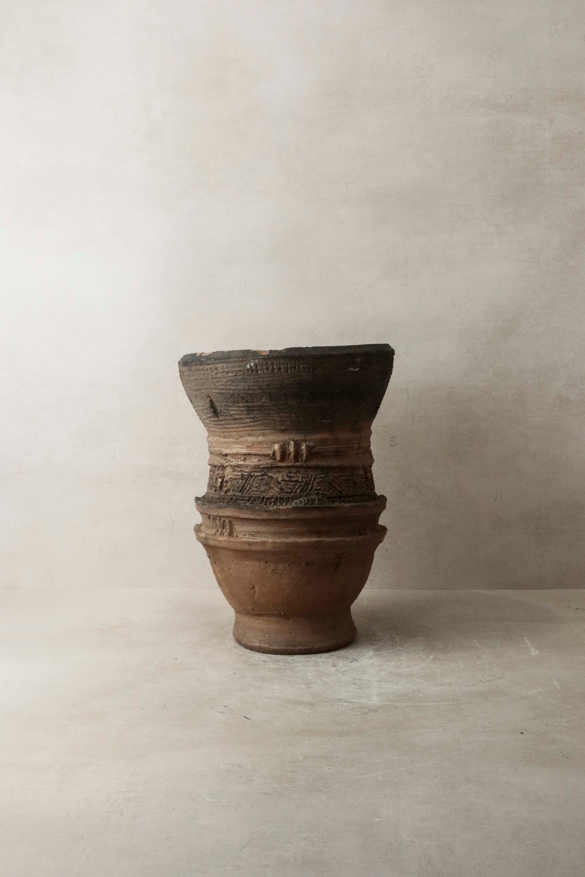 Terracotta Nupe pot stand, Nigeria — top view