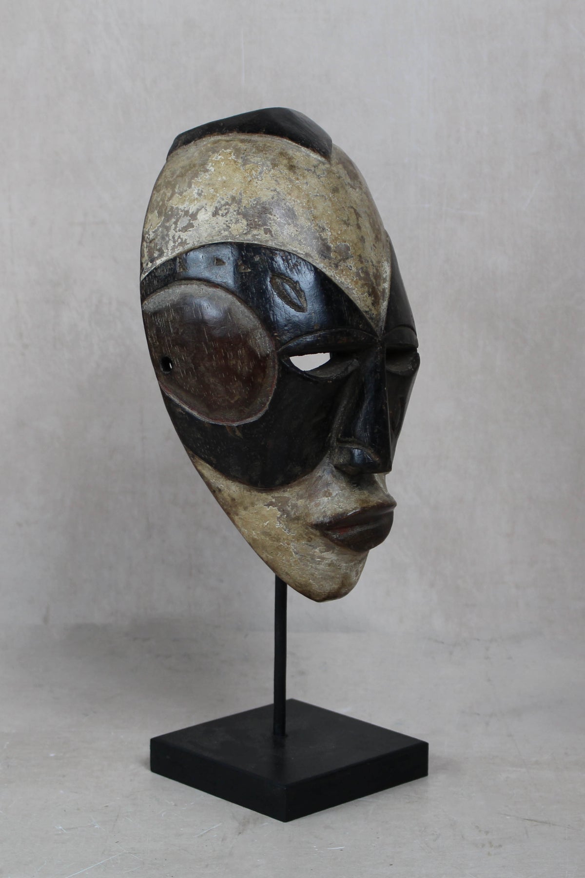 Hand carved Igbo African mask small - 206.2